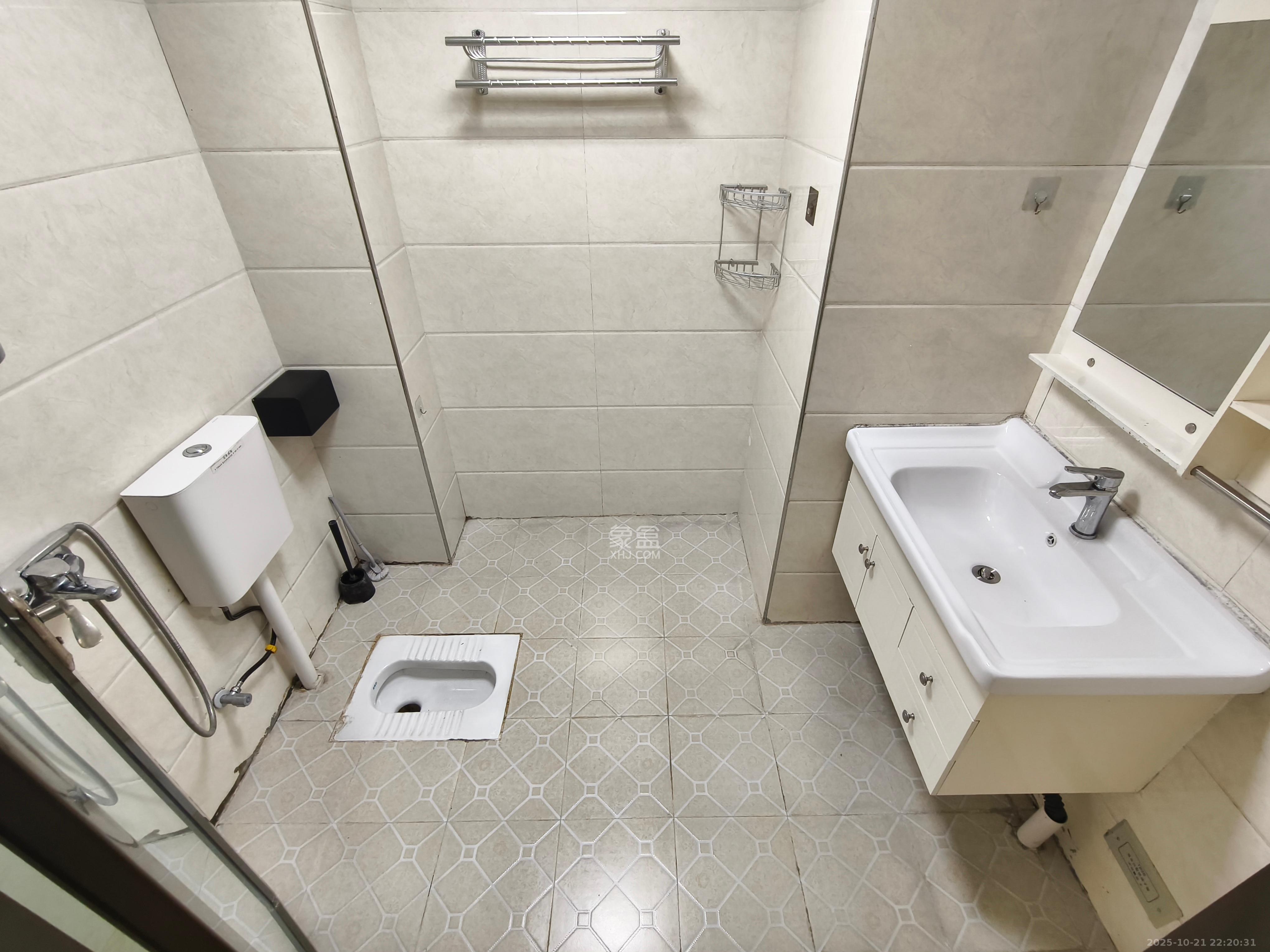 圭塘三小区  1室1厅1卫    1700.0元/月室内图