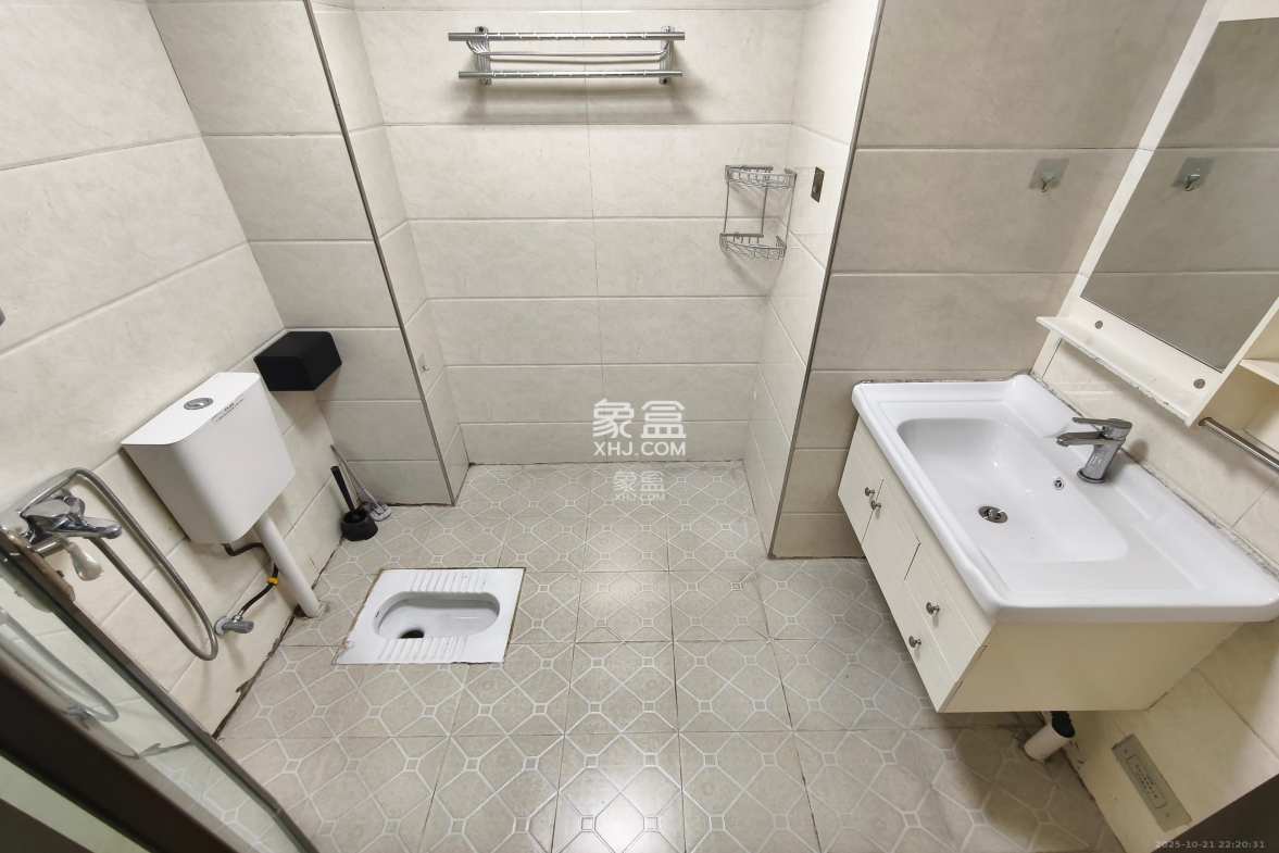 圭塘三小区 1室1厅1卫 1700.0元/月 圭塘三小区 1室1厅1卫 1700.0元/月室内图