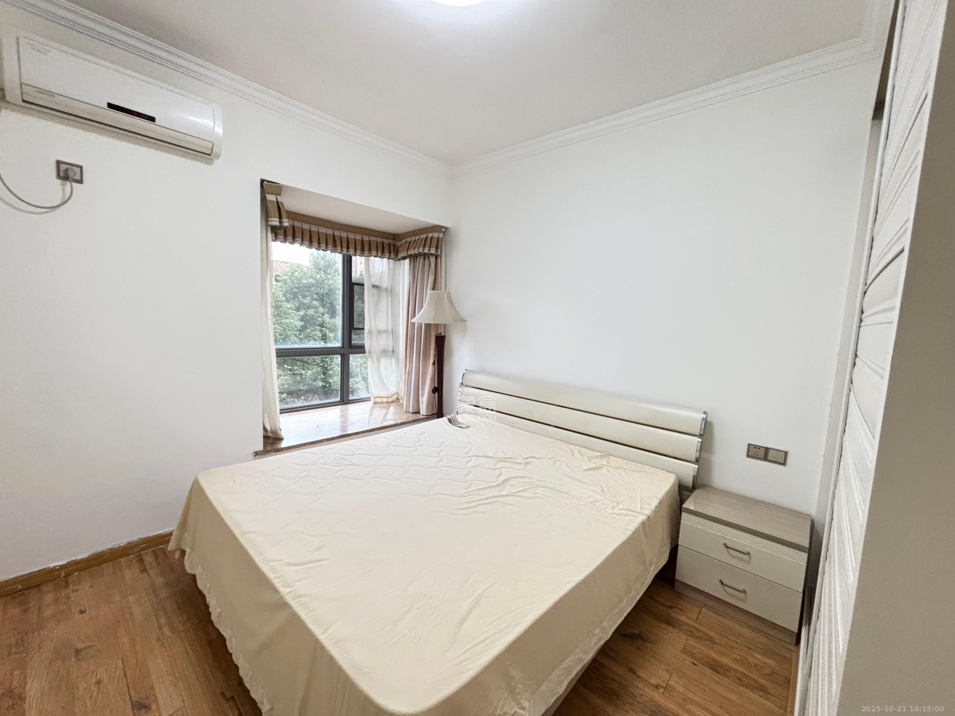 融科檀香山（融科紫檀、香山国际）  2室1厅1卫    2580.0元/月室内图