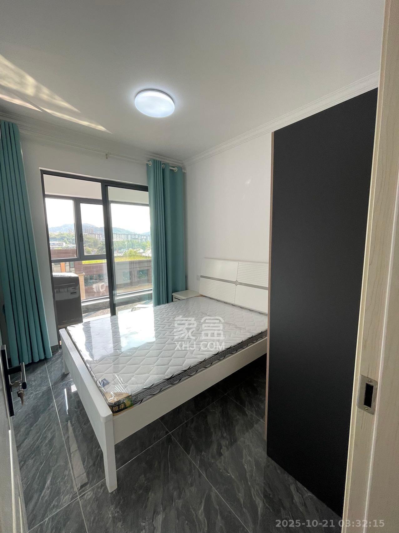 卓越浅水湾  3室2厅2卫    2600.0元/月室内图