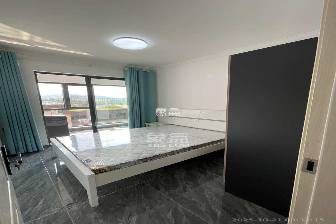 卓越浅水湾  3室2厅2卫    2600.0元/月 卓越浅水湾  3室2厅2卫    2600.0元/月室内图