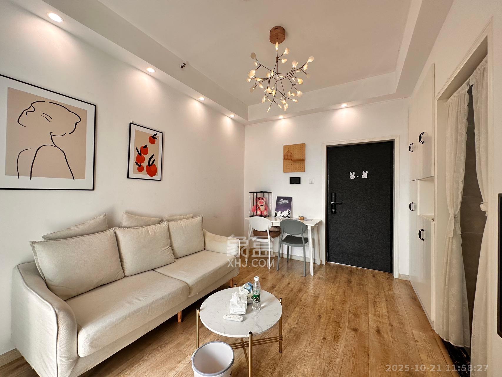 荣悦台  1室1厅1卫    2600.0元/月 荣悦台  1室1厅1卫    2600.0元/月室内图1