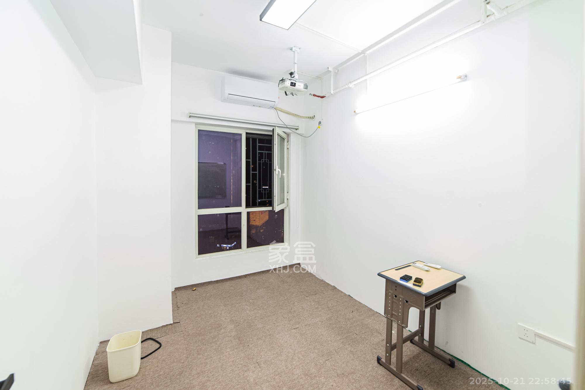 北辰三角洲B1E1区  1室2厅1卫    129.0万 北辰三角洲B1E1区  1室2厅1卫    129.0万卧室