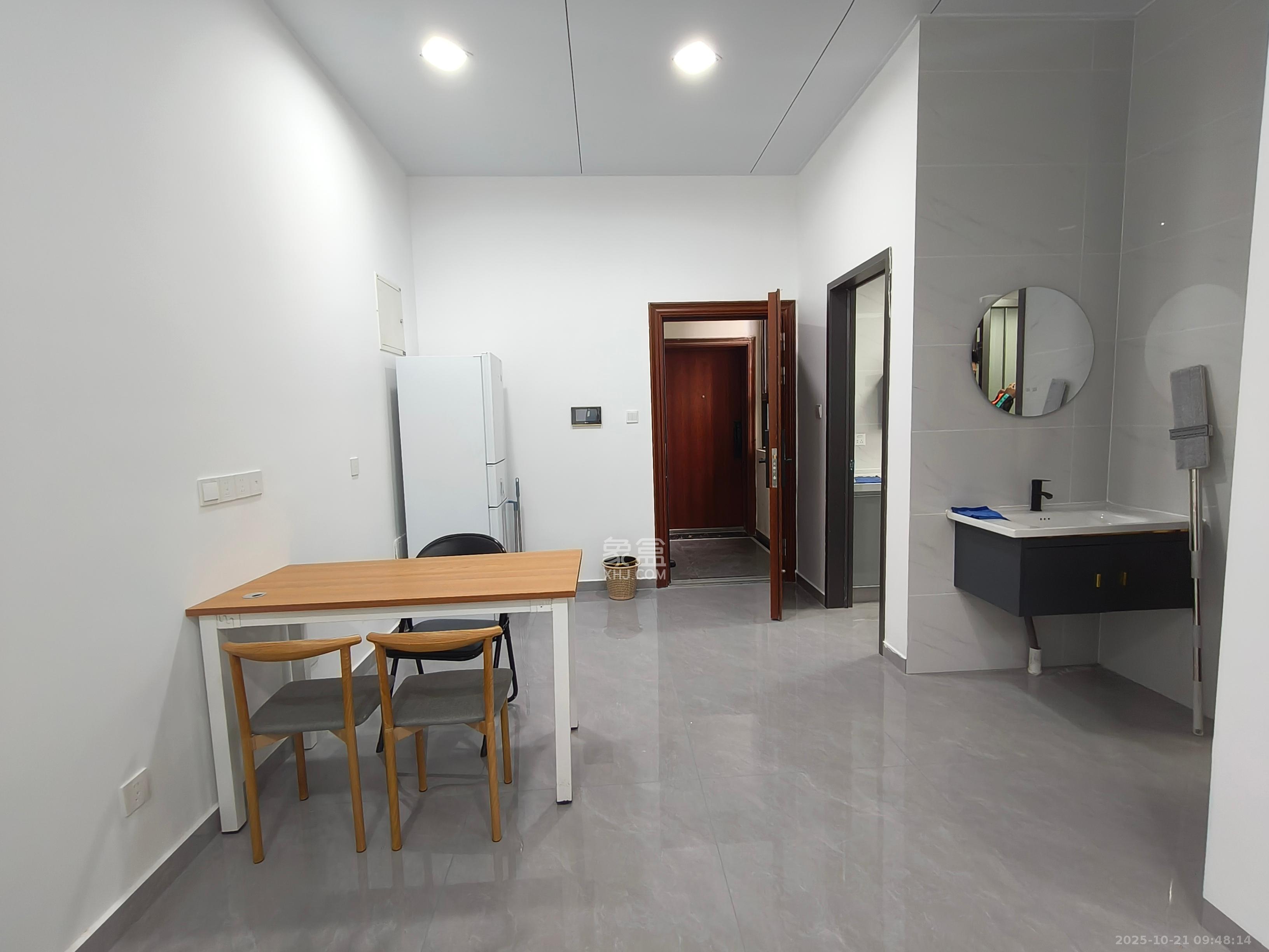 碧桂园星荟  1室1厅1卫    1400.0元/月 碧桂园星荟  1室1厅1卫    1400.0元/月室内图