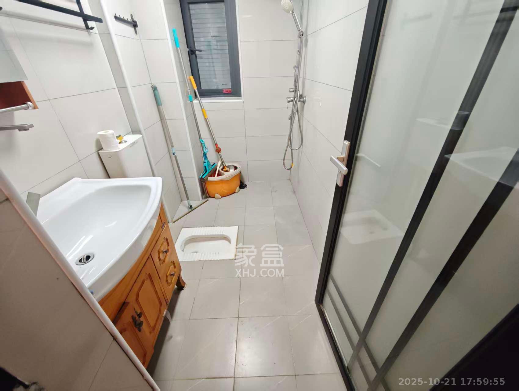 天健城  3室1厅1卫    4000.0元/月 天健城  3室1厅1卫    4000.0元/月室内图