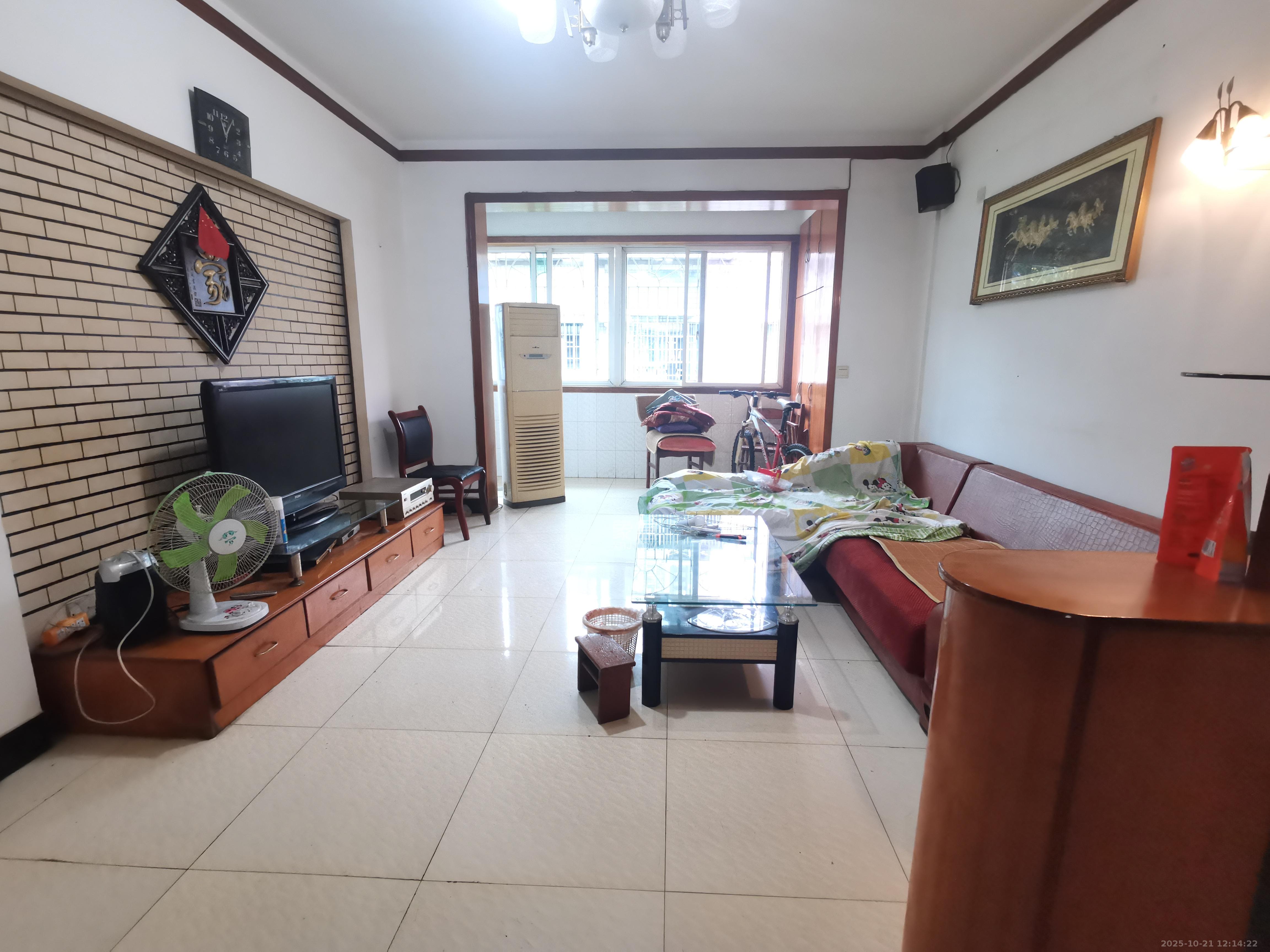 五一新村安置小区(永定社区、永兴社区、永祥社区)  3室2厅2卫    1800.0元/月 五一新村安置小区(永定社区、永兴社区、永祥社区)  3室2厅2卫    1800.0元/月