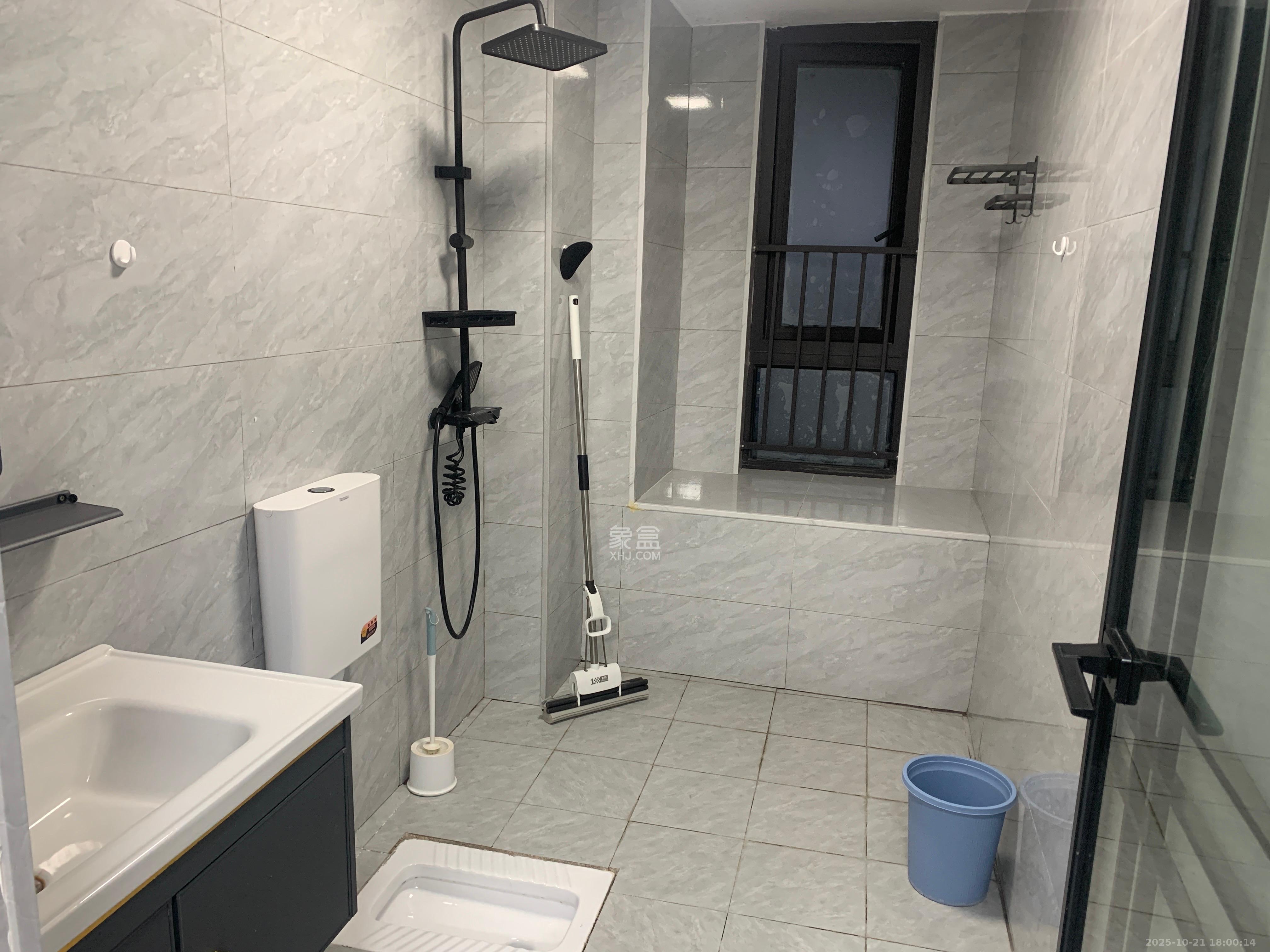 远洋红星天铂一期  3室2厅2卫    2600.0元/月室内图