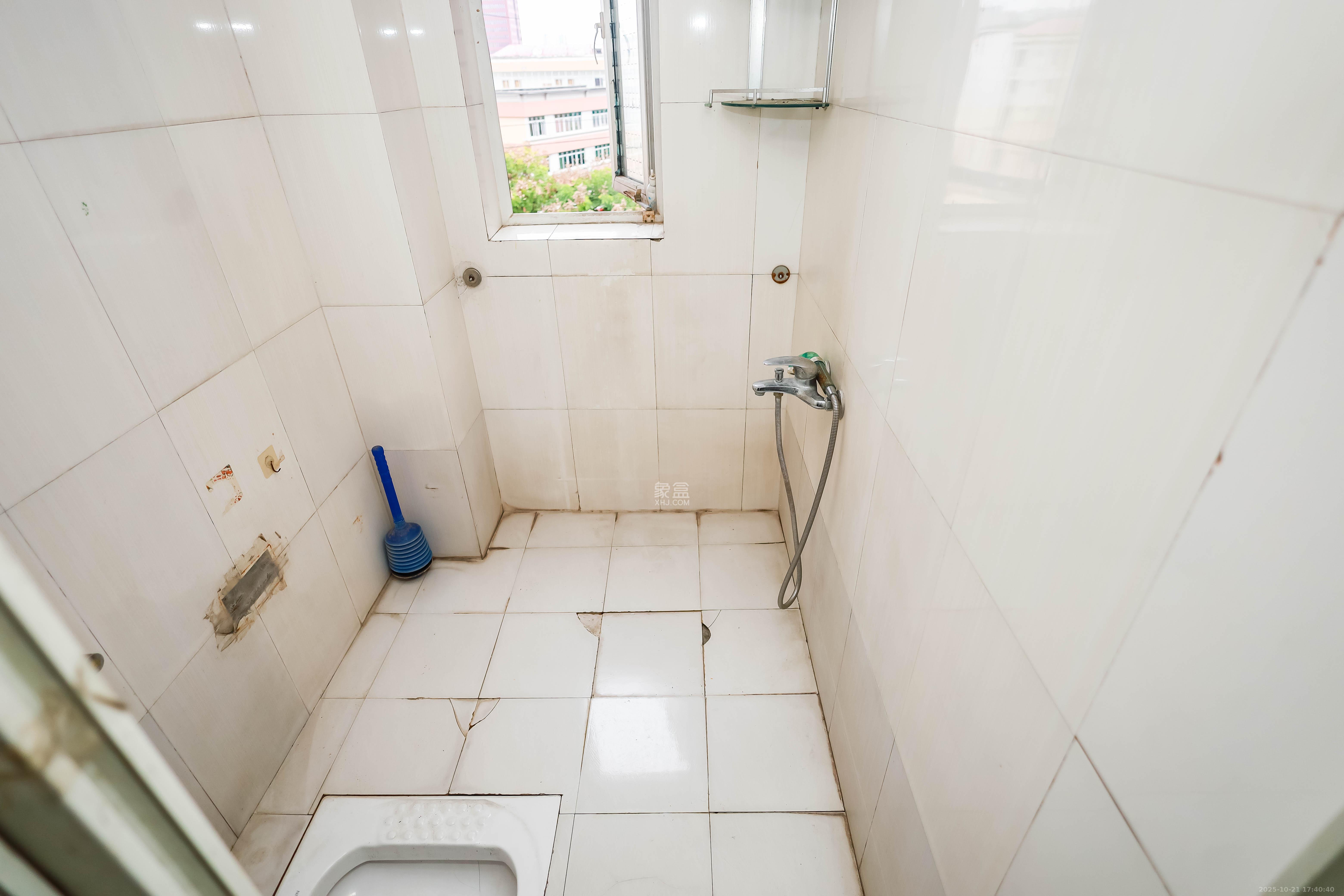 水木兰庭  3室2厅1卫    45.0万卫生间