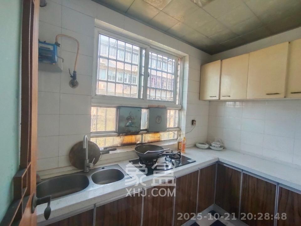 中天佳园  2室1厅1卫    1300.0元/月室内图