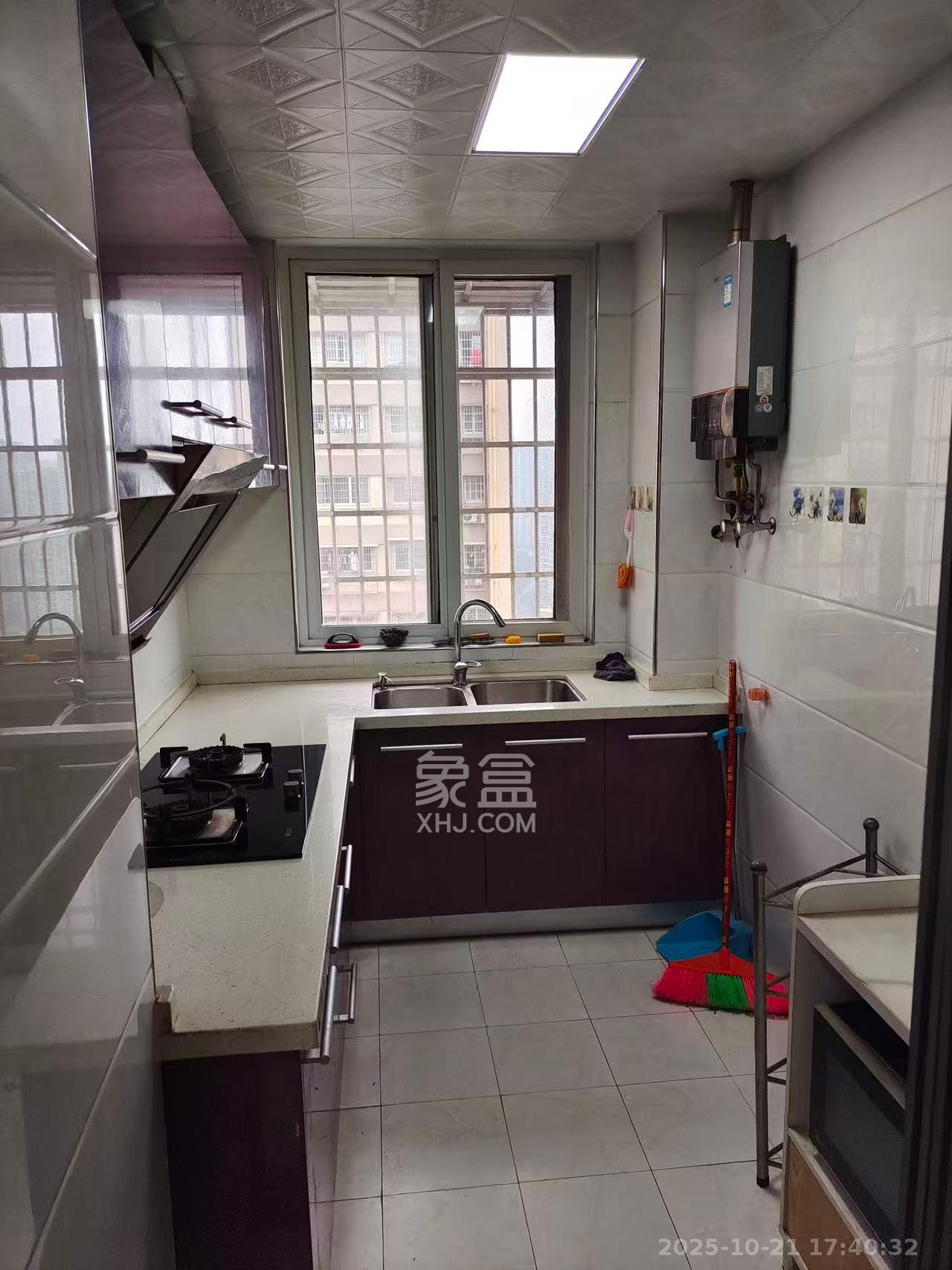 星城新宇颐景苑  3室1厅1卫    2600.0元/月 星城新宇颐景苑  3室1厅1卫    2600.0元/月室内图