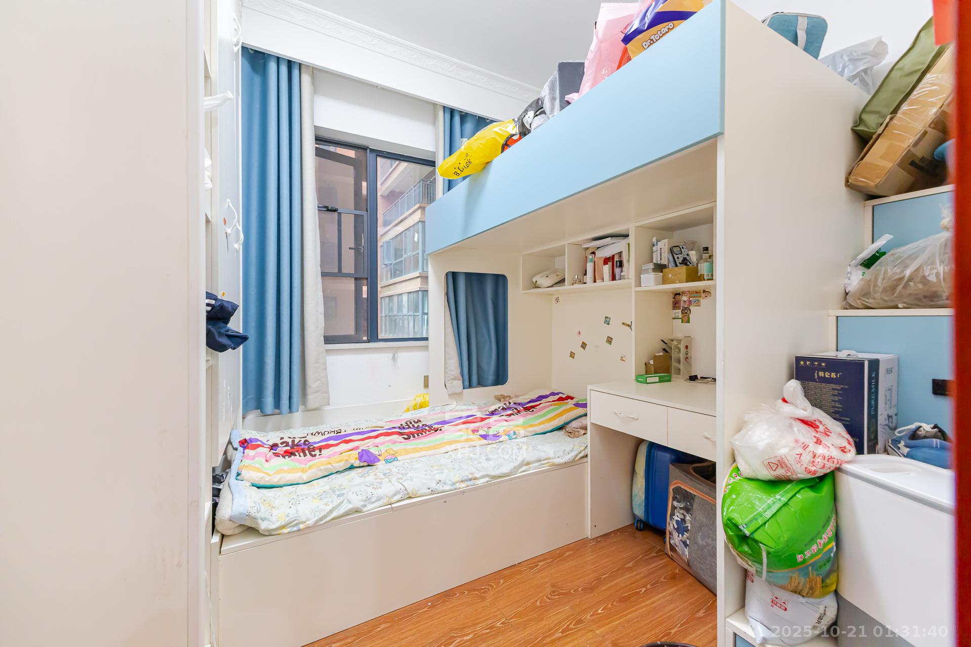 珠江东方明珠（新地东方明珠）三期  3室2厅2卫    64.8万卧室