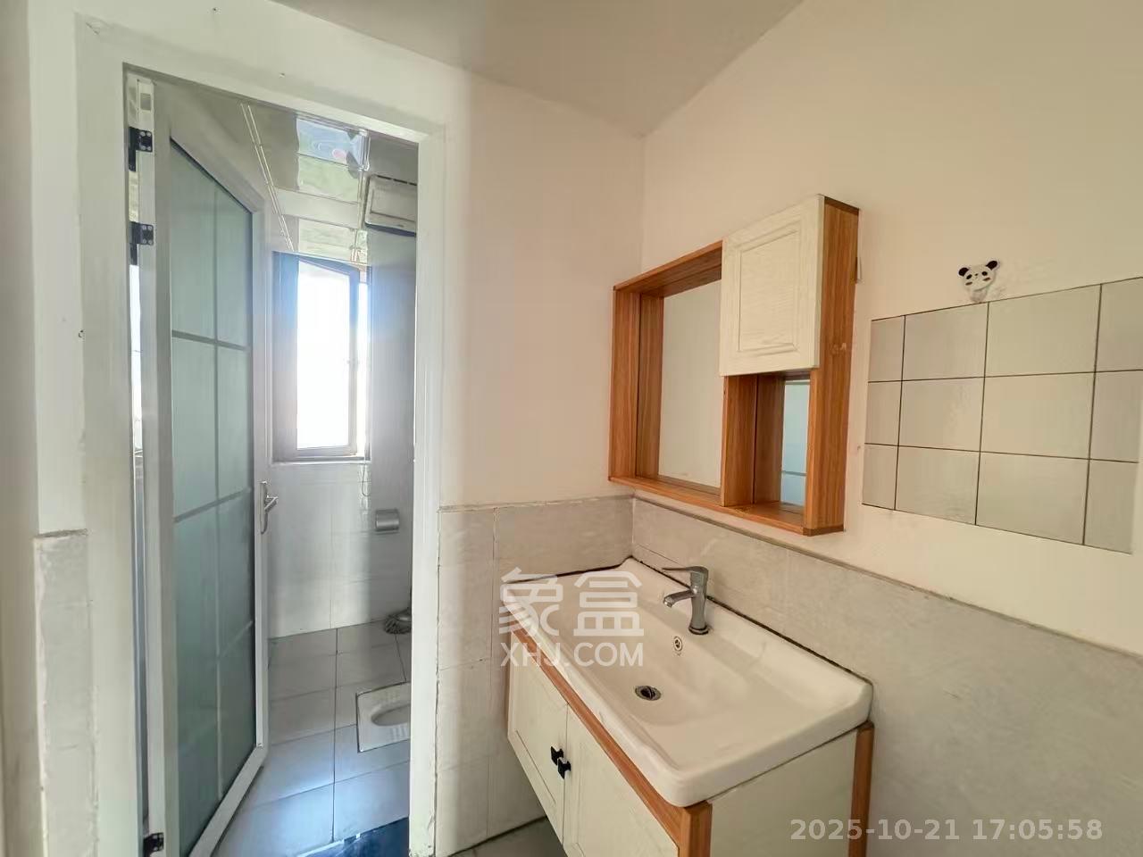 中欣楚天熙苑  3室2厅2卫    2500.0元/月 中欣楚天熙苑  3室2厅2卫    2500.0元/月室内图