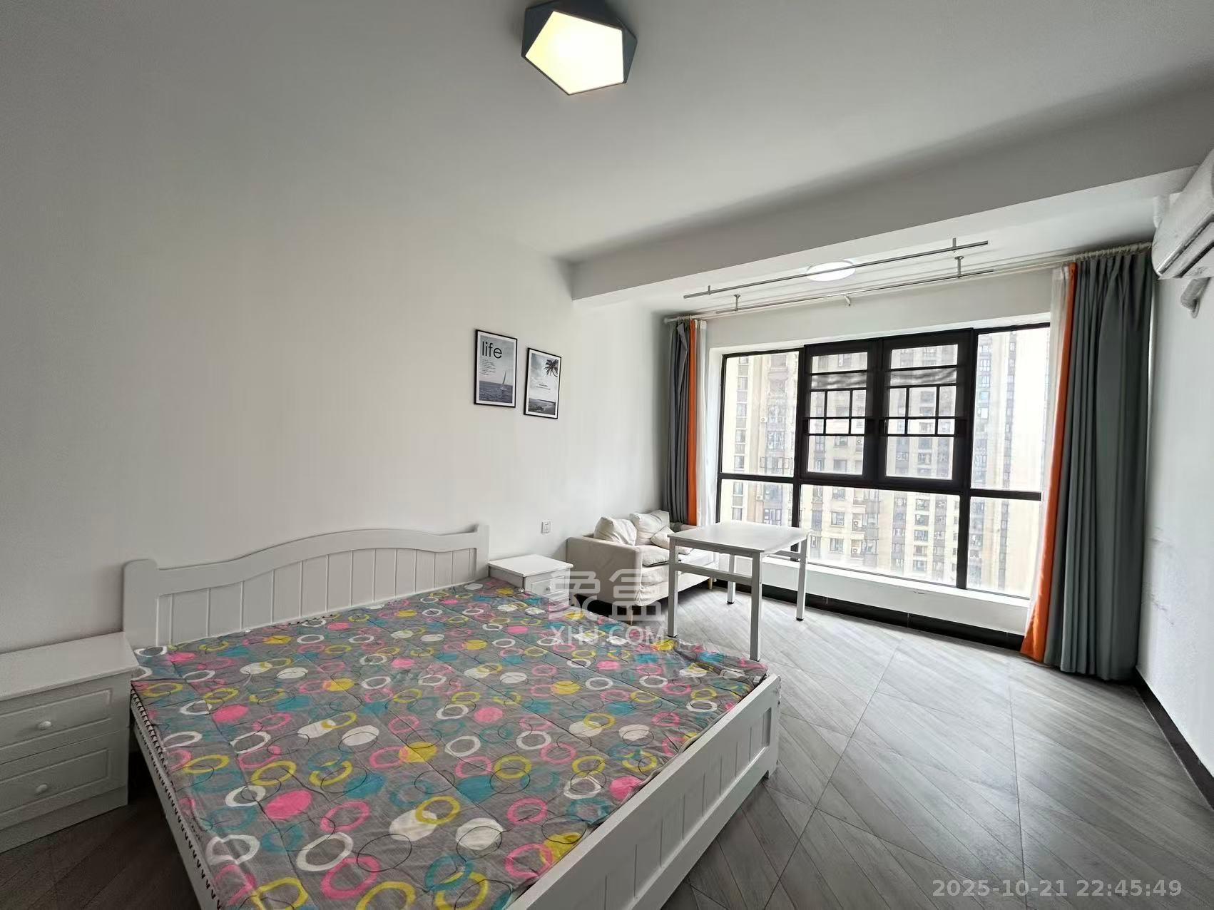 保利西海岸A区  2室2厅1卫    2300.0元/月 保利西海岸A区  2室2厅1卫    2300.0元/月室内图