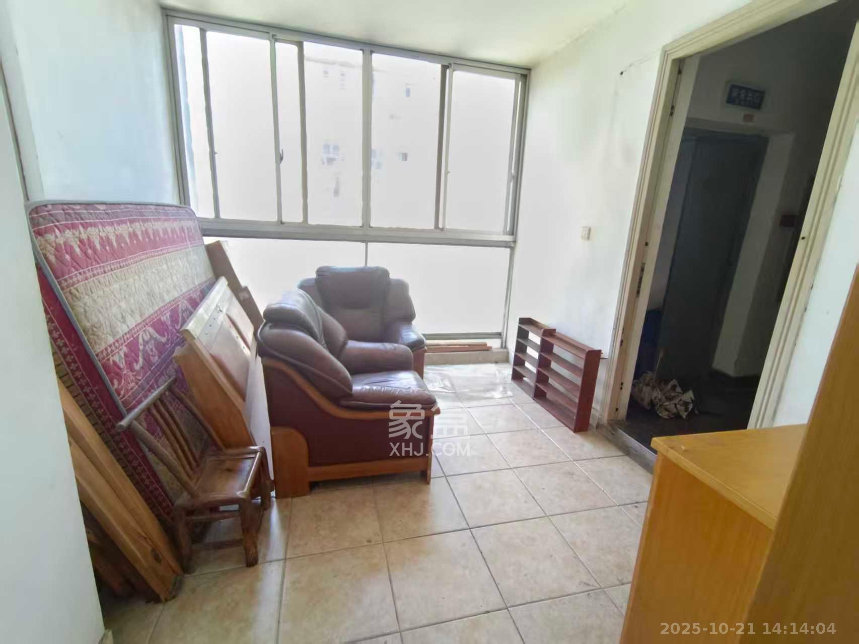 阳光100二期 2室2厅1卫 2400.0元/月 阳光100二期 2室2厅1卫 2400.0元/月室内图