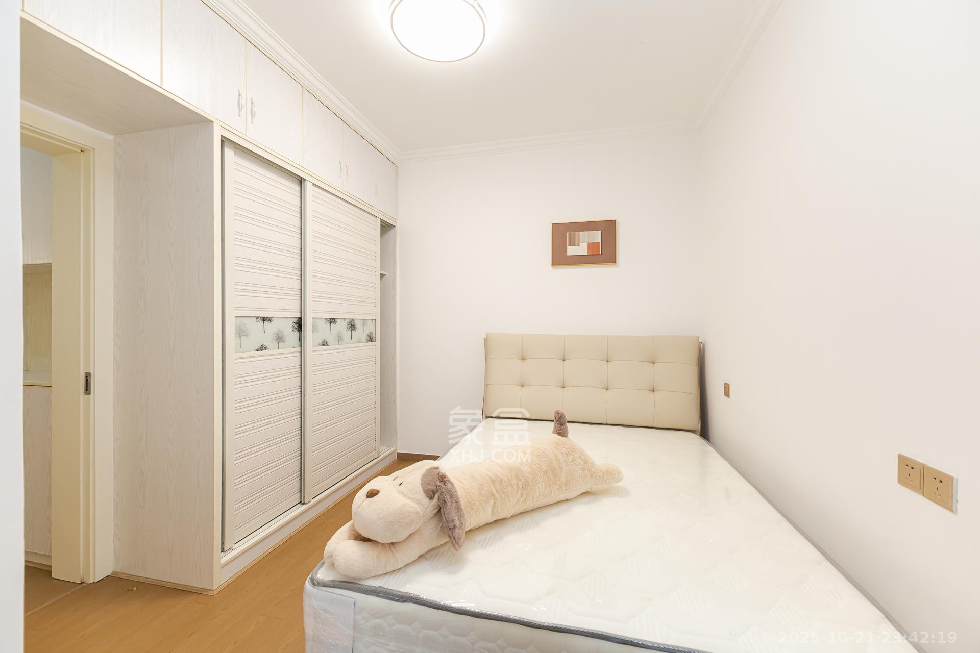 勤诚达境界城  3室2厅1卫    76.8万卧室