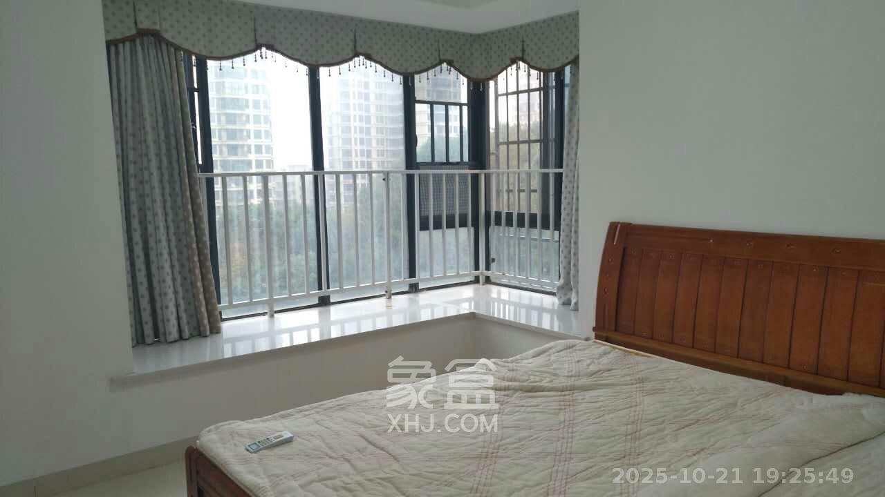 保利麓谷林语A区 3室2厅2卫 2100.0元/月 保利麓谷林语A区 3室2厅2卫 2100.0元/月室内图