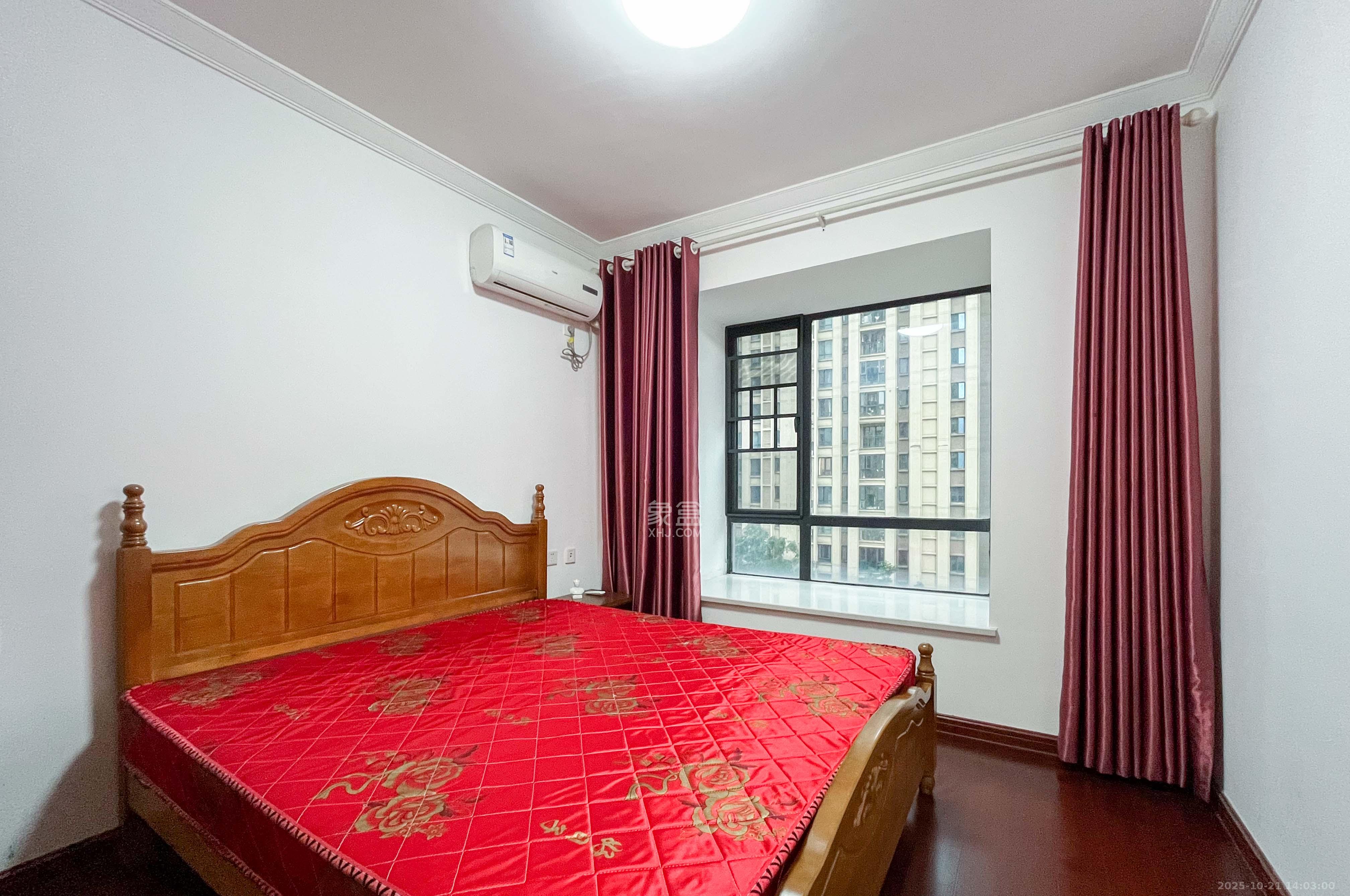 中海梅溪湖壹号  3室2厅1卫    132.0万其他