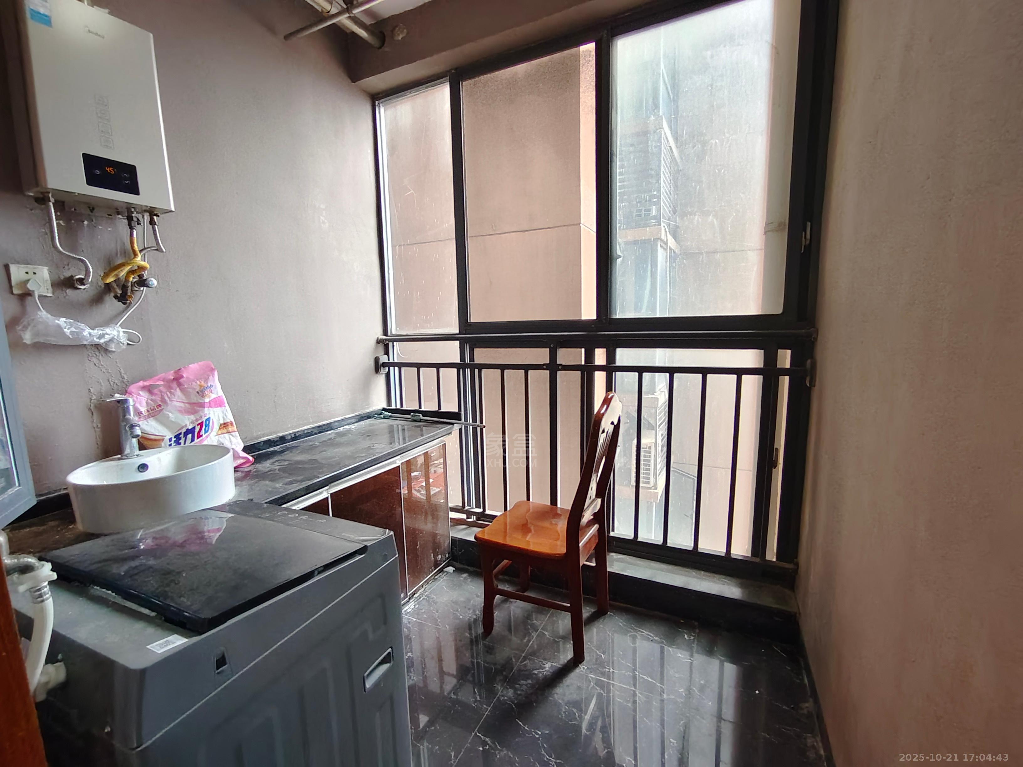 流金岁月-华晨国际 3室2厅1卫 1700.0元/月 流金岁月-华晨国际 3室2厅1卫 1700.0元/月室内图