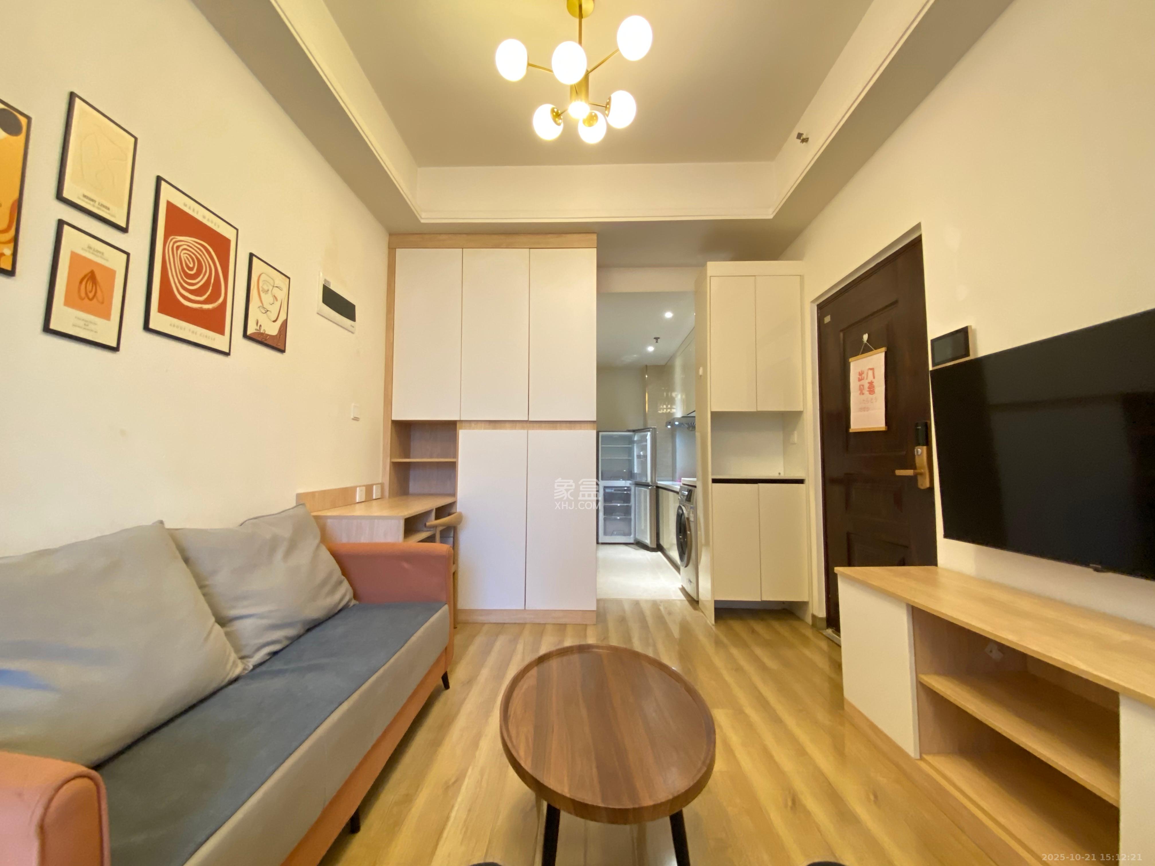 万润时光里  1室1厅1卫    1800.0元/月 万润时光里  1室1厅1卫    1800.0元/月室内图