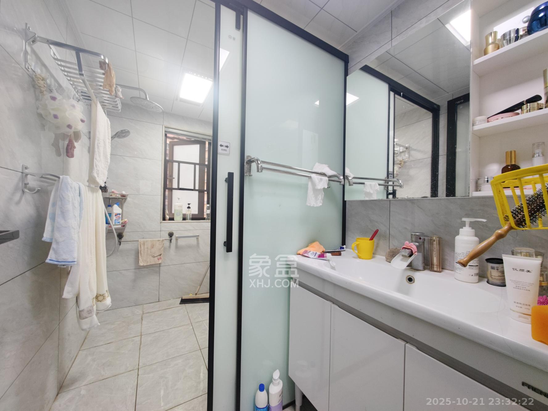 合能枫丹丽舍（柏悦名苑)  3室2厅2卫    148.0万卫生间