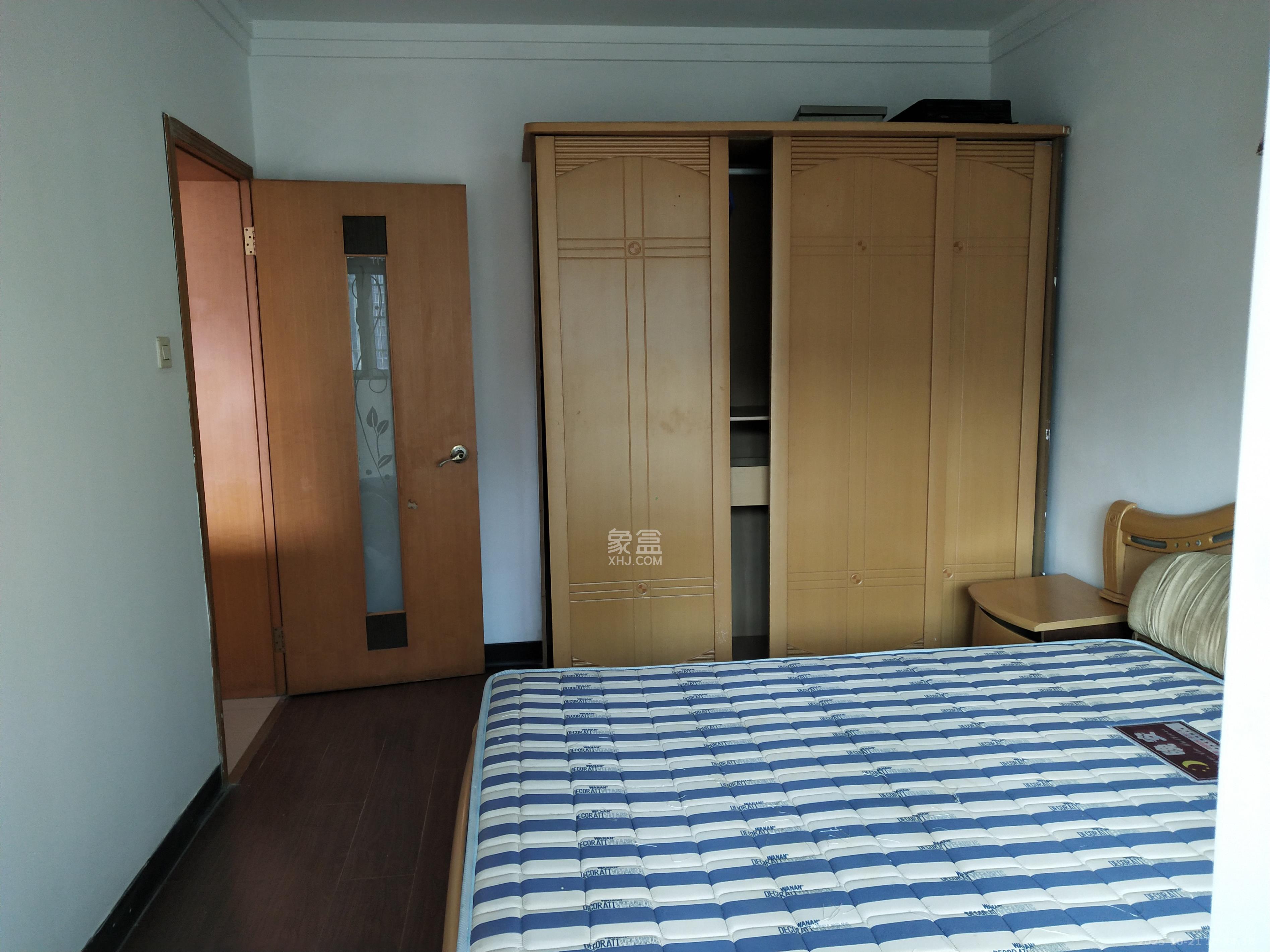 德政园  3室1厅1卫    2000.0元/月室内图