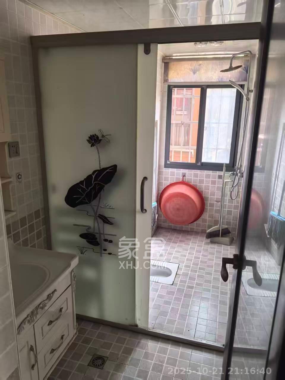 水岸天际（一期、二期）  3室2厅2卫    2200.0元/月室内图