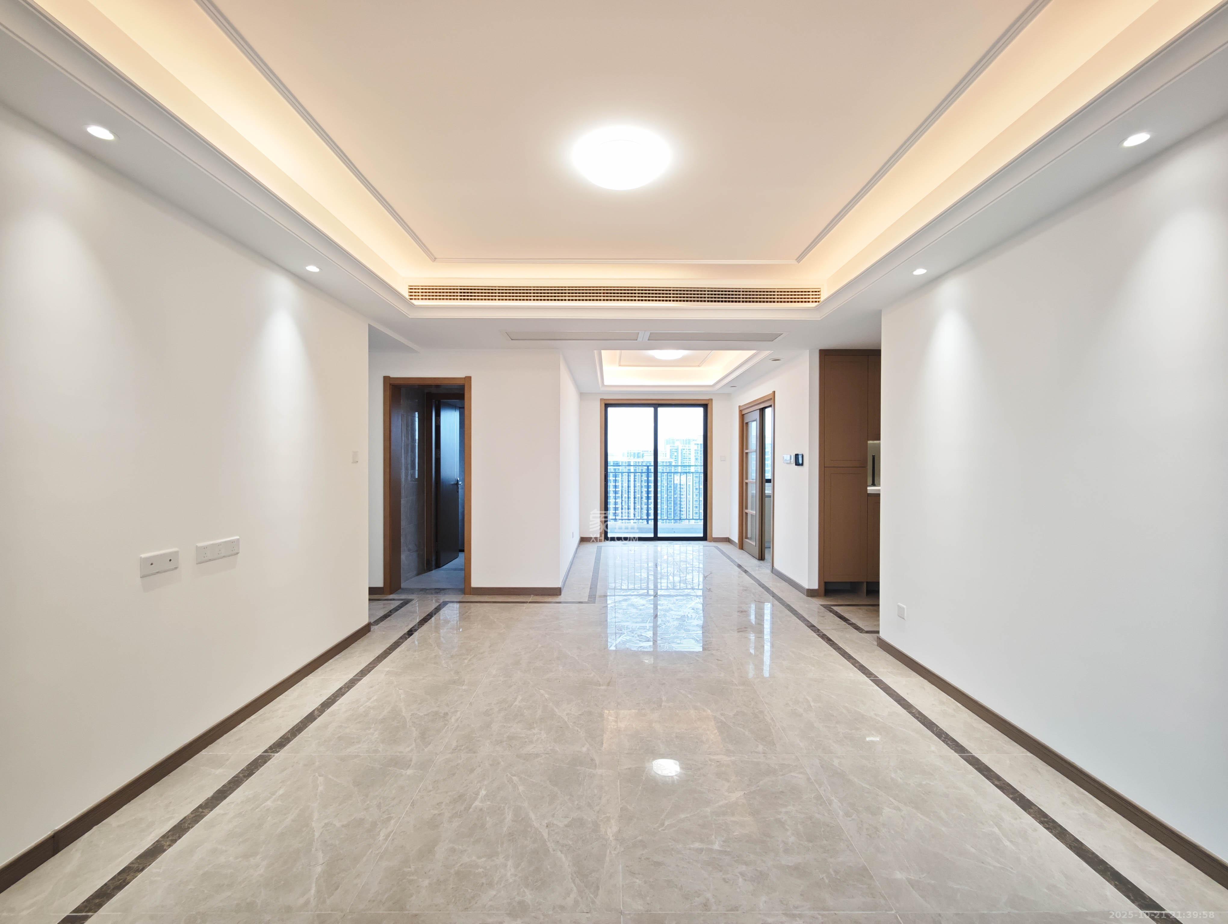 中建嘉和城凤凰台（中建瑞兴家园）  4室2厅2卫    114.0万客厅