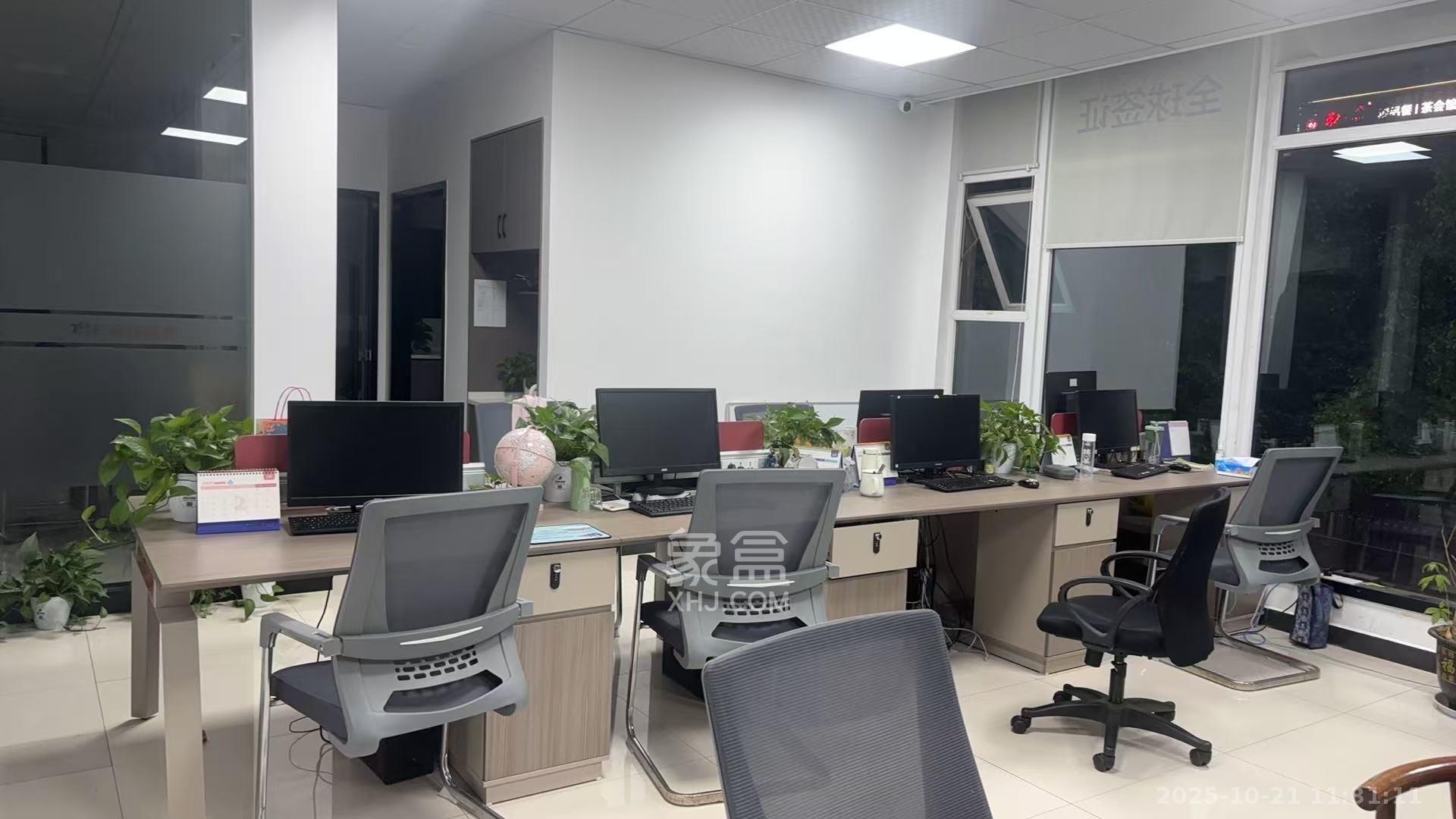 长城华都  3室2厅1卫    3000.0元/月