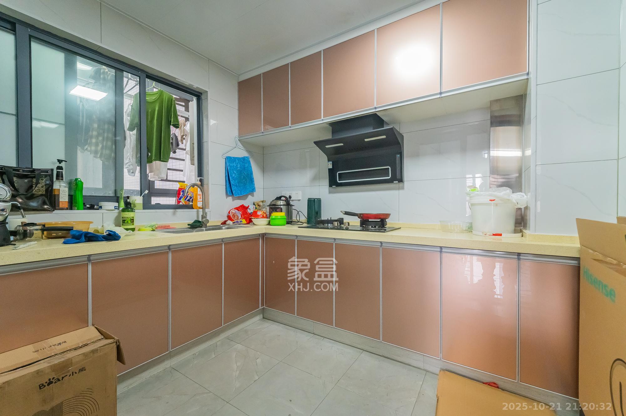 恒基凯旋门三期  3室2厅2卫    102.0万厨房