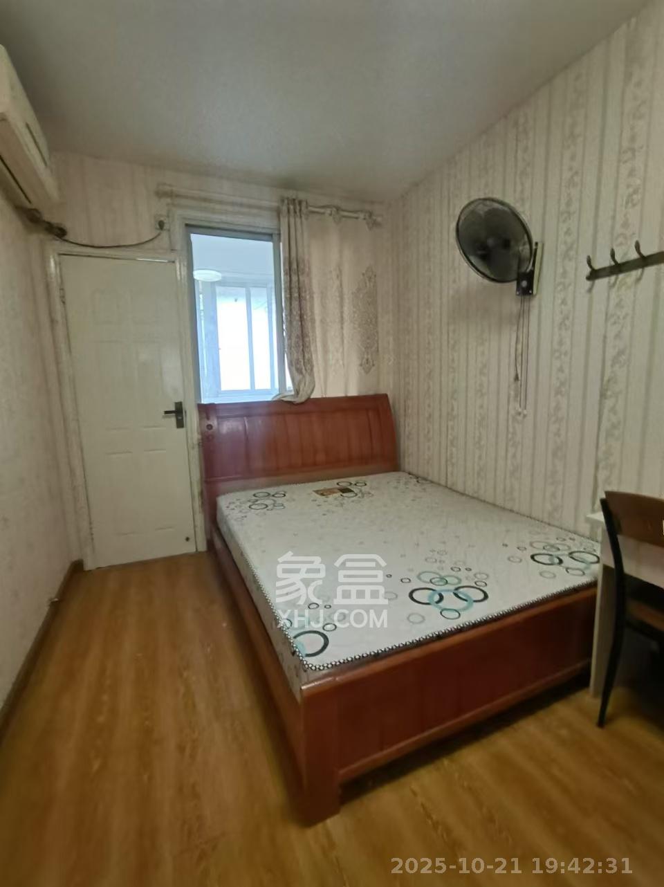 中国铝业单位宿舍  3室1厅1卫    2100.0元/月 中国铝业单位宿舍  3室1厅1卫    2100.0元/月室内图