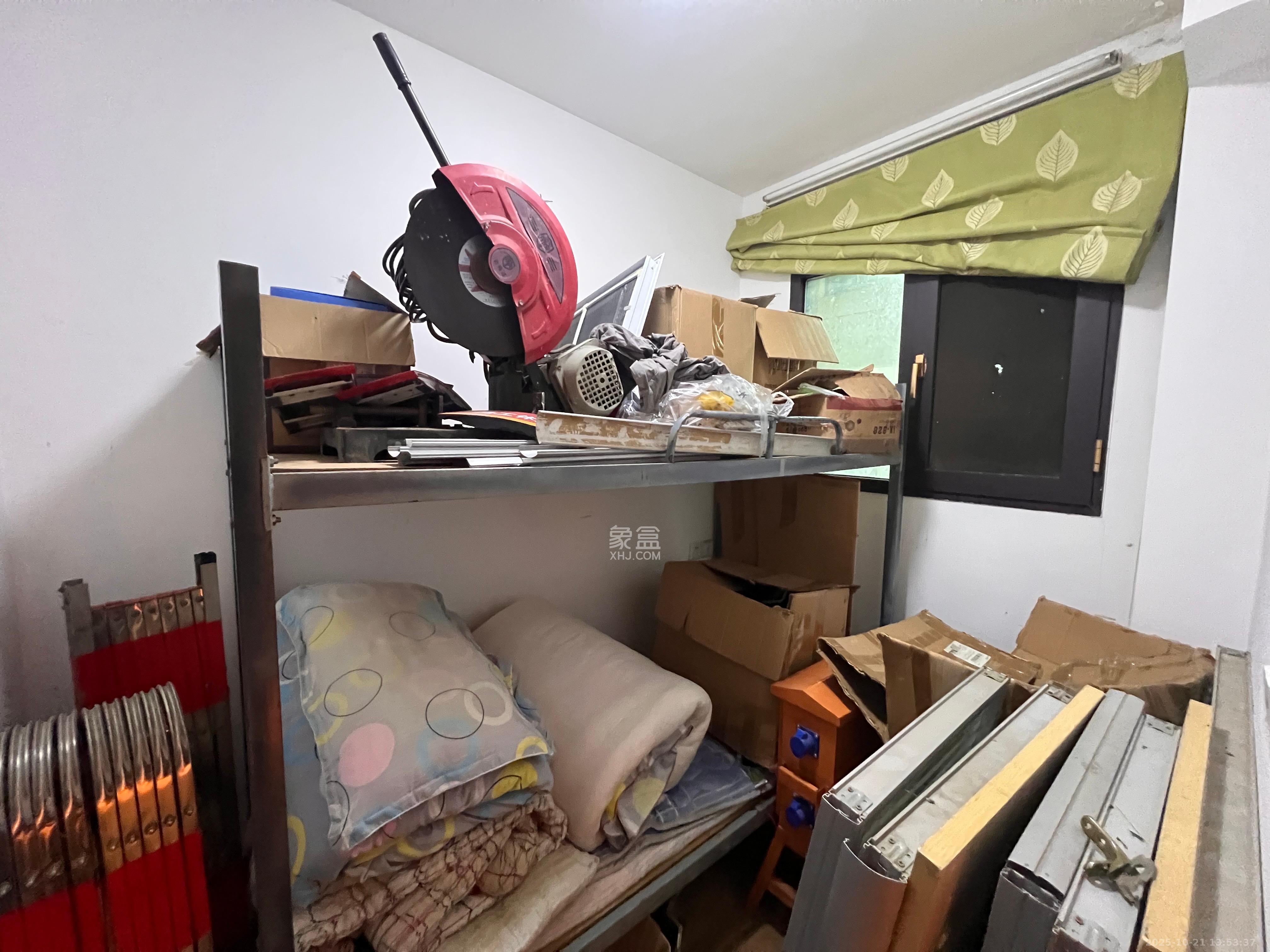 绿地之窗  3室2厅1卫    1900.0元/月室内图