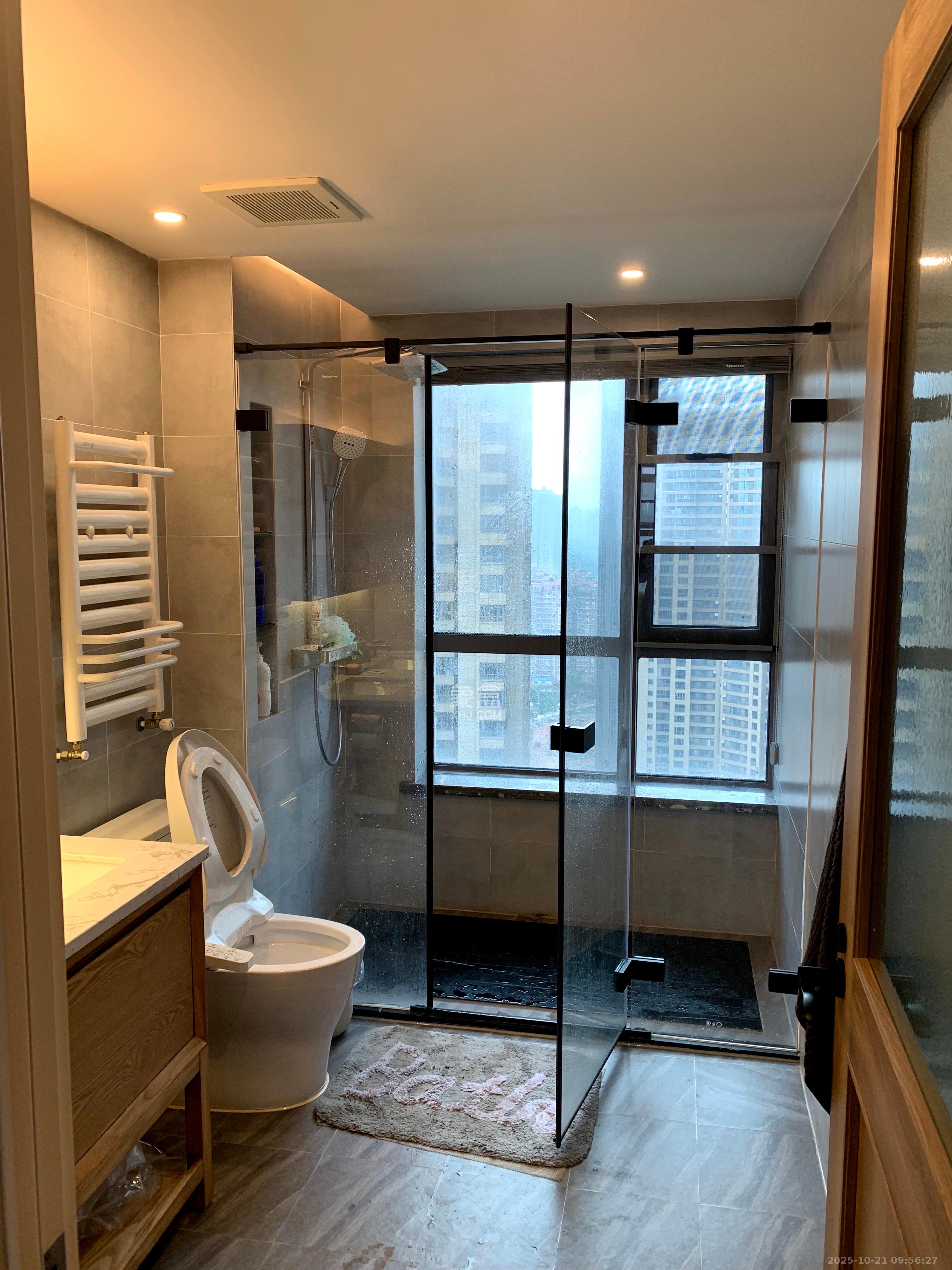 保利国际广场  1室2厅1卫    8800.0元/月 保利国际广场  1室2厅1卫    8800.0元/月室内图