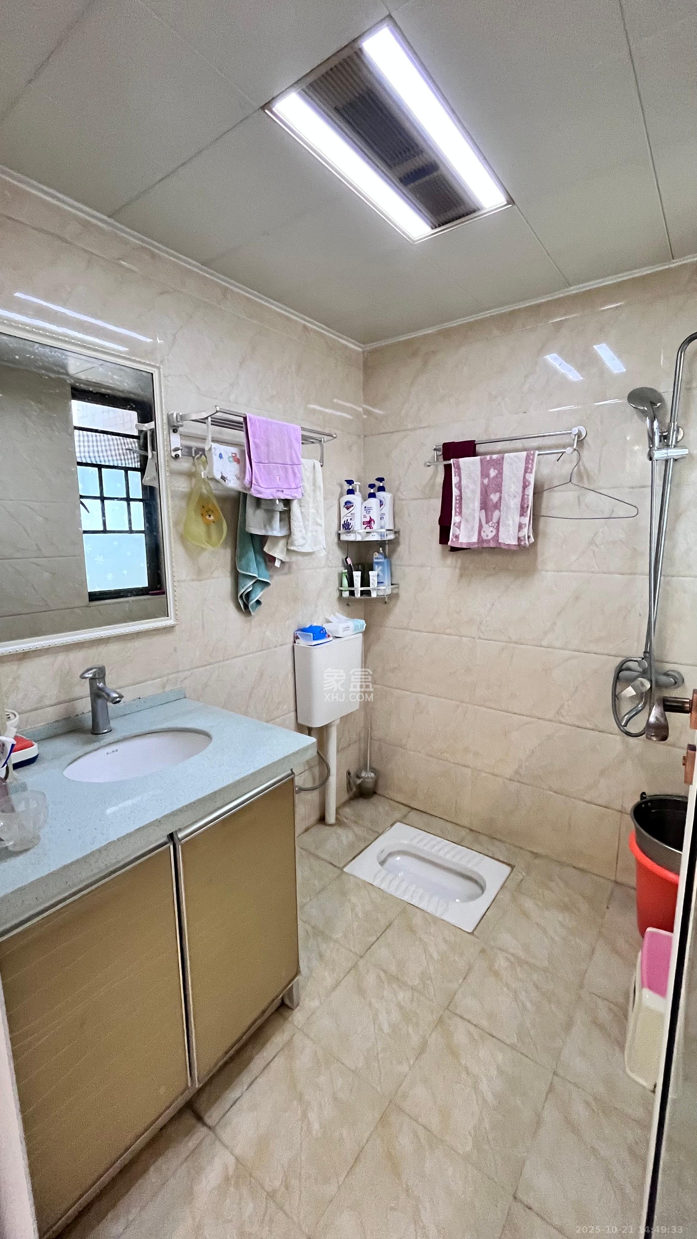 荣盛花语馨苑  3室2厅1卫    2900.0元/月室内图