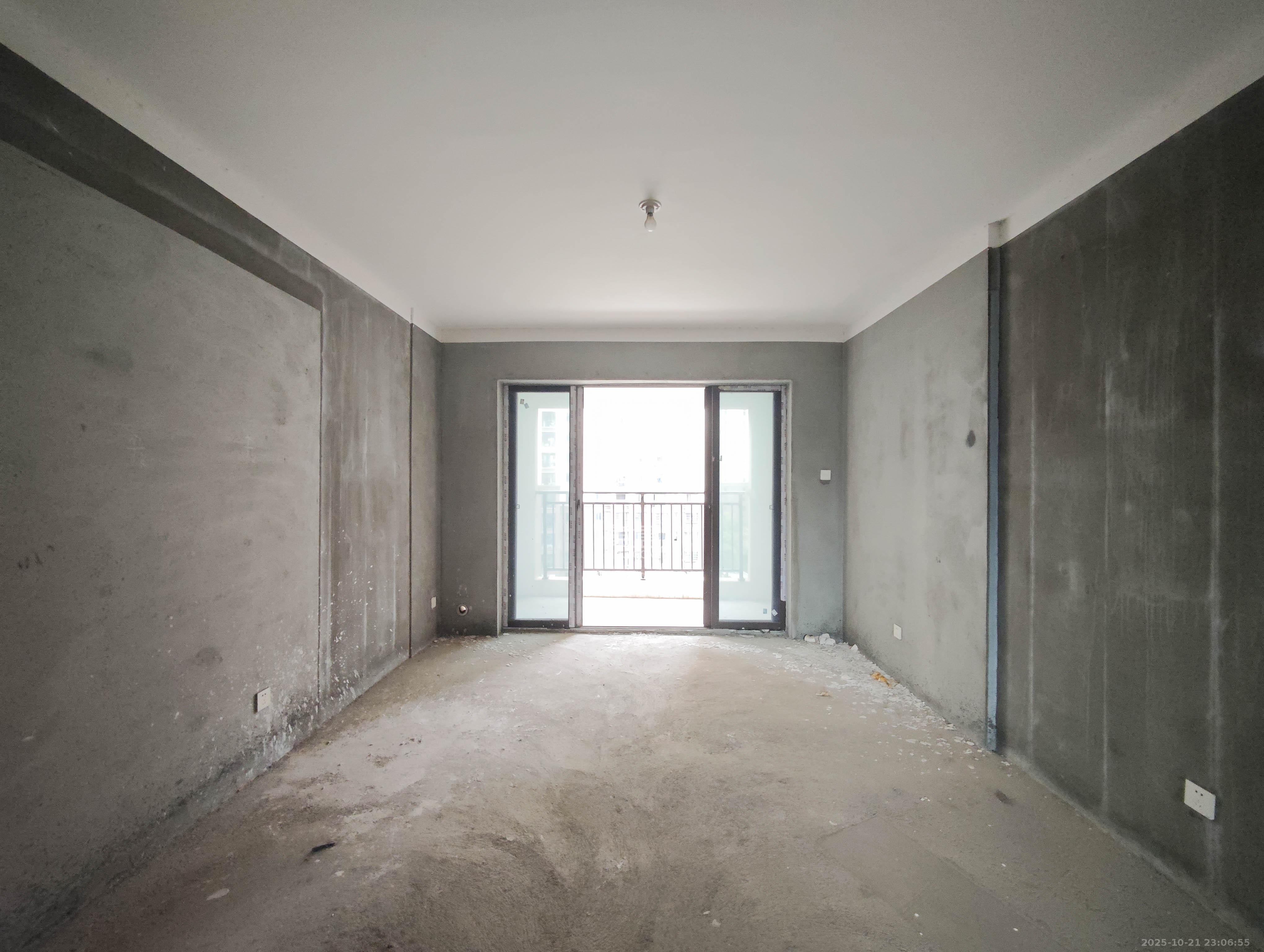 长房明宸府  3室1厅1卫    106.0万客厅