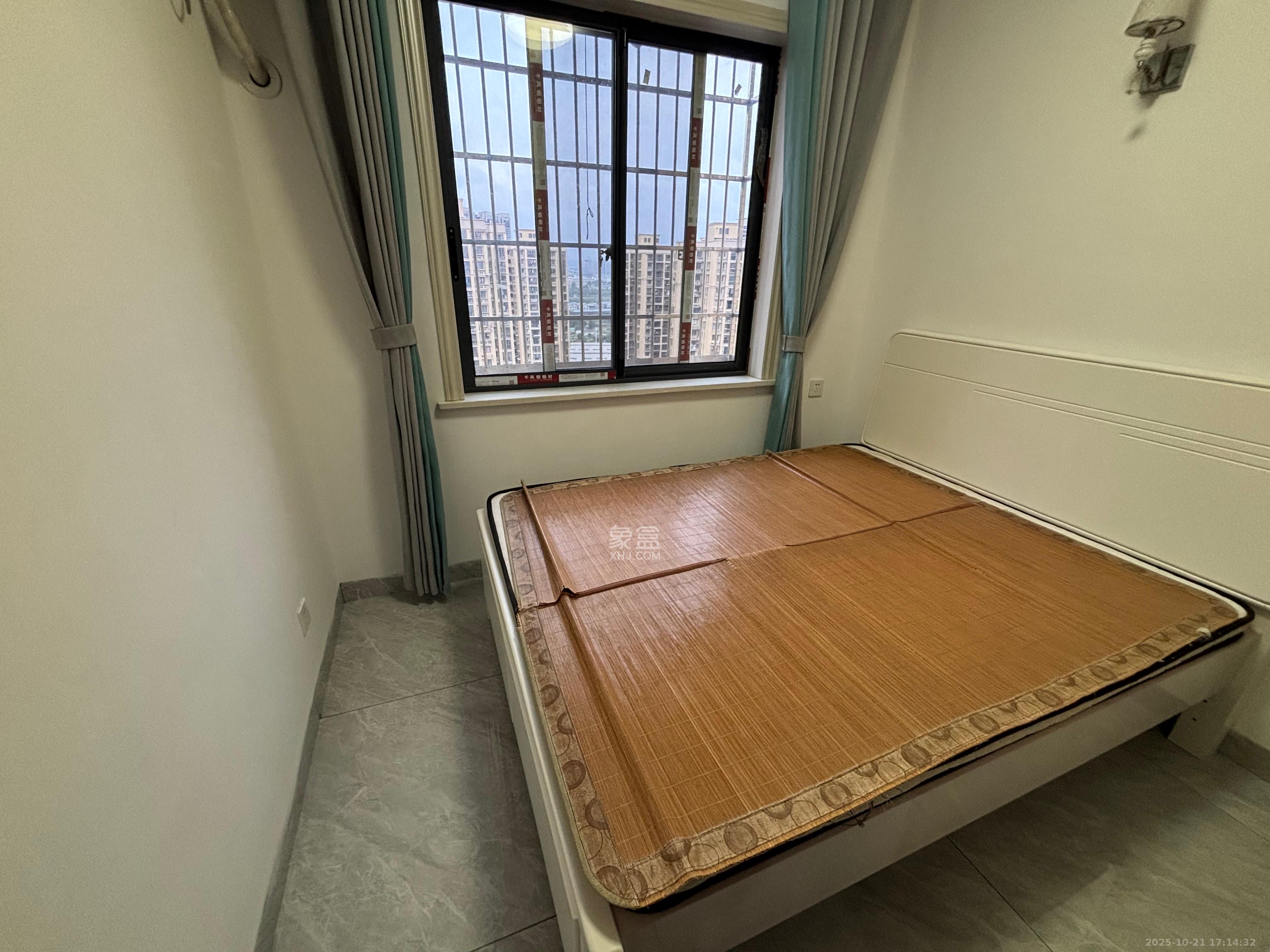 星城新宇川河苑 3室2厅1卫 2200.0元/月 星城新宇川河苑 3室2厅1卫 2200.0元/月室内图