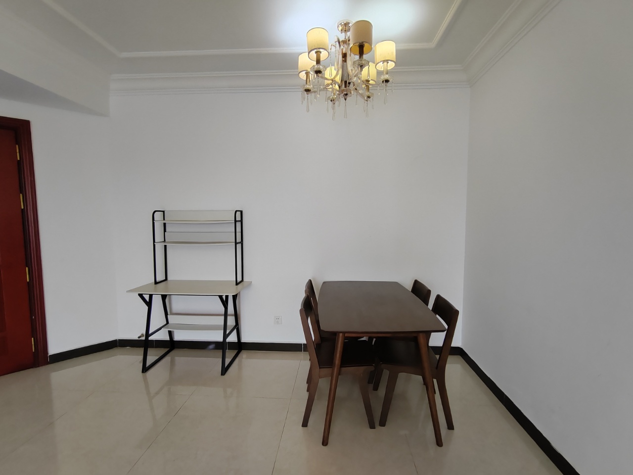 恒大外滩  2室2厅1卫    3000.0元/月 恒大外滩  2室2厅1卫    3000.0元/月室内图