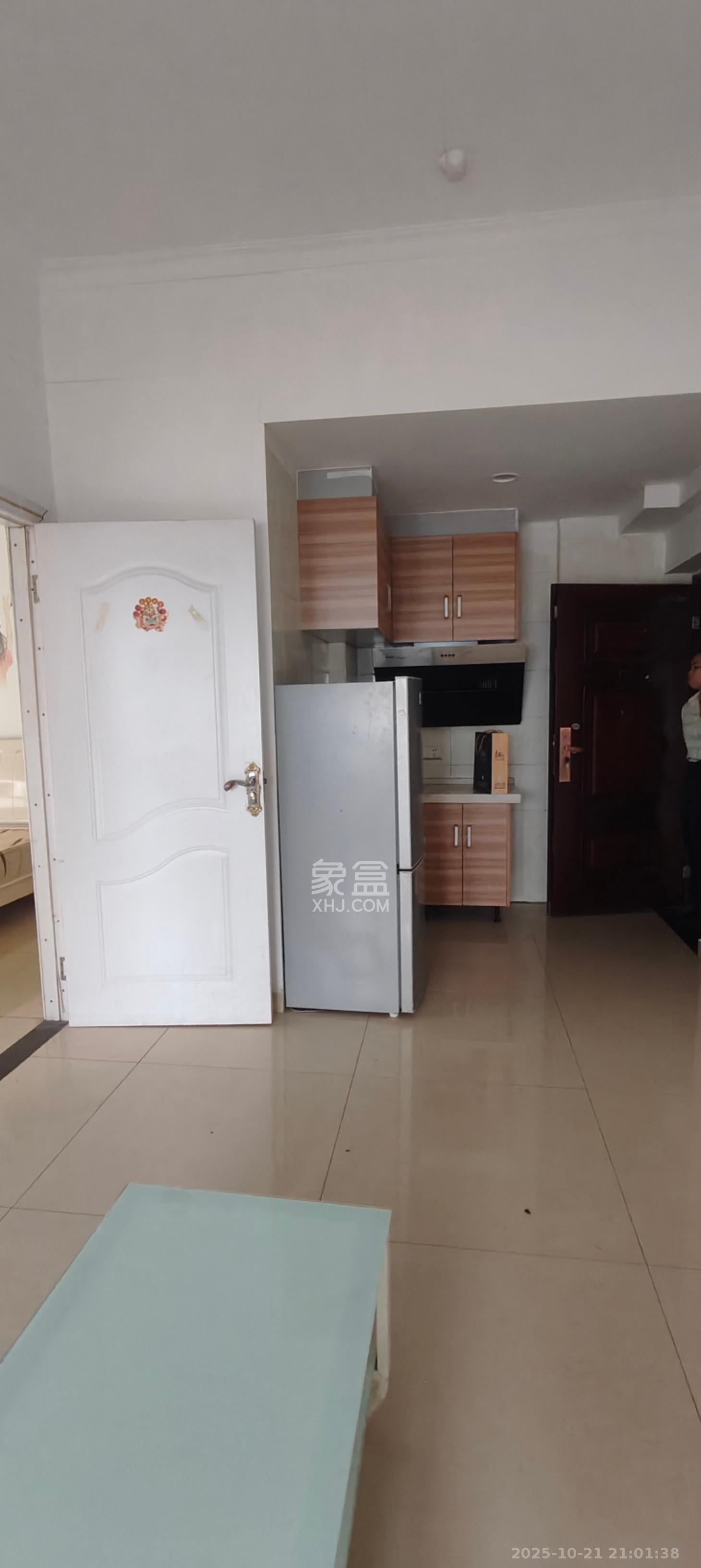 波隆城市花园  1室1厅1卫    1100.0元/月室内图