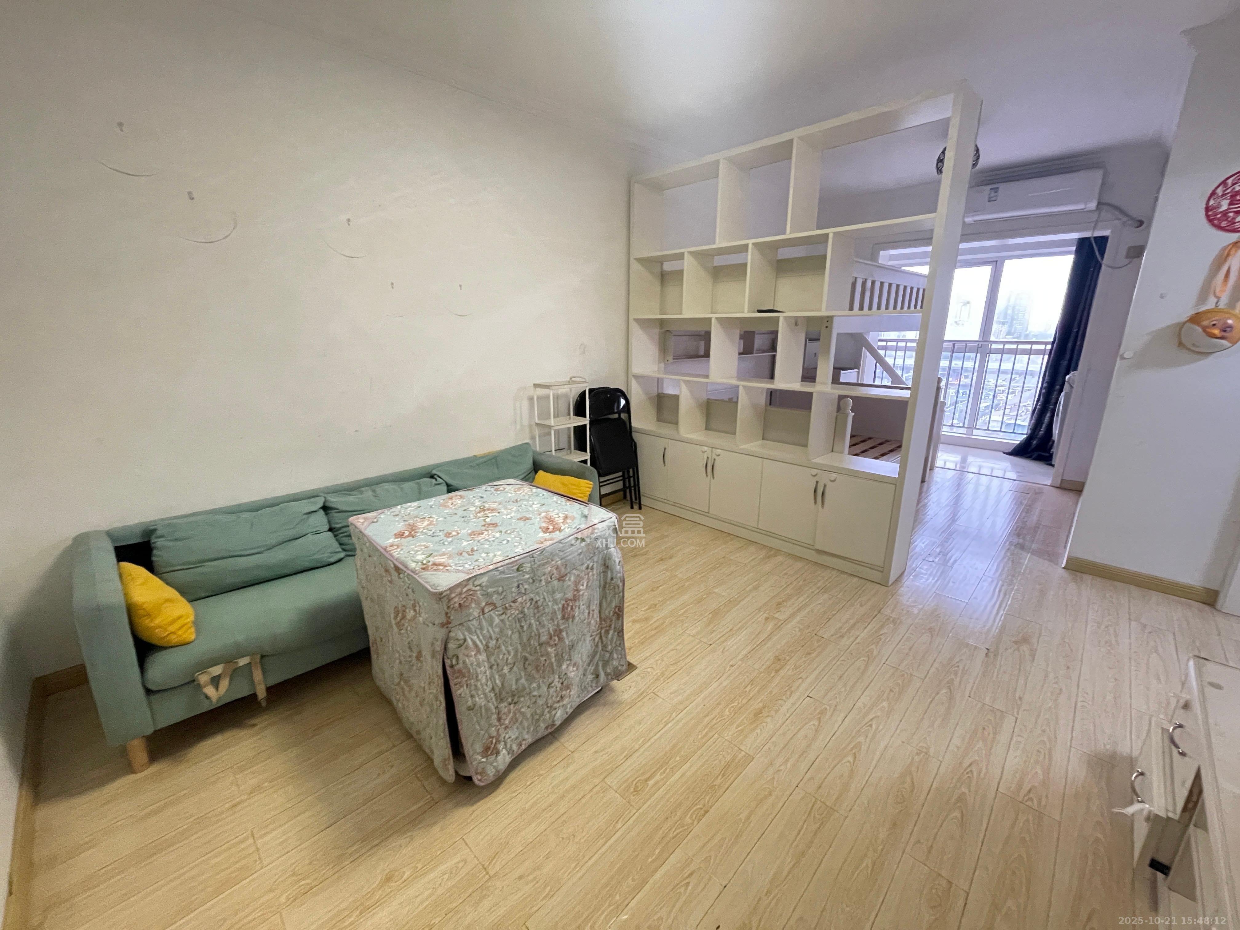 左岸右岸  1室1厅1卫    1800.0元/月 左岸右岸  1室1厅1卫    1800.0元/月室内图