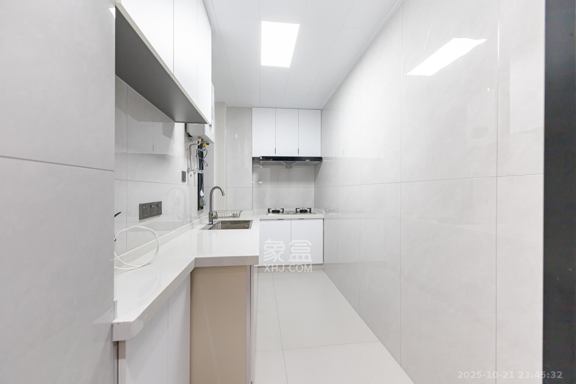 金湘苑(星澜之悦) 4室2厅2卫 98.0万 金湘苑(星澜之悦) 4室2厅2卫 98.0万厨房