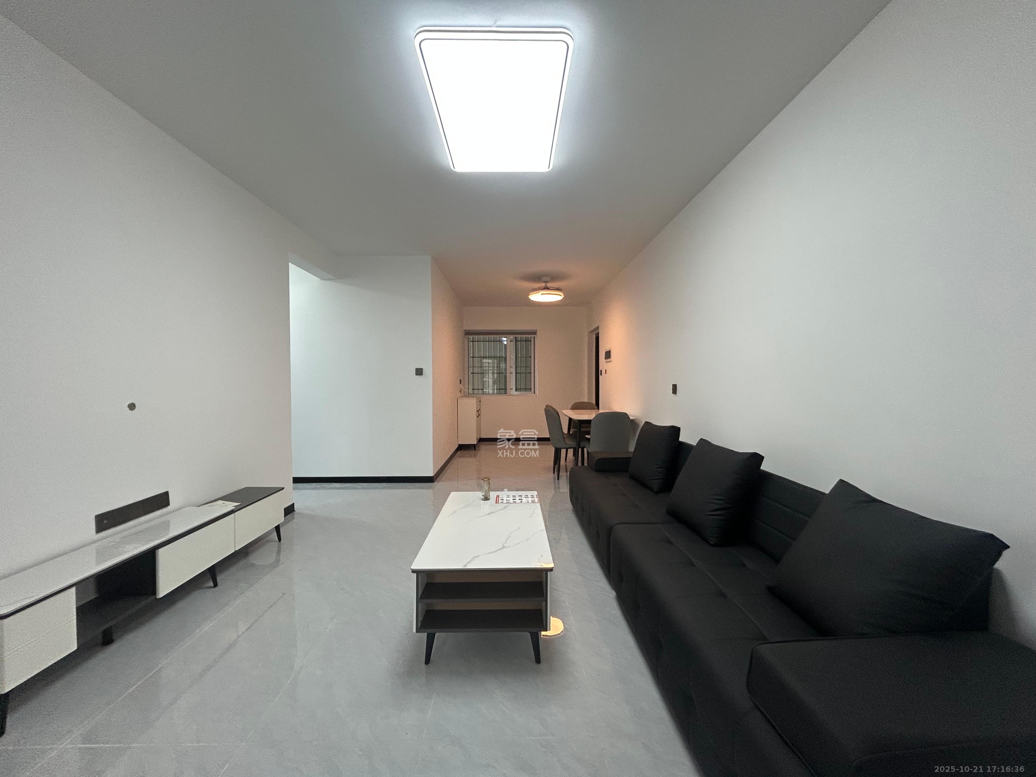 和景家园二期  3室1厅1卫    2200.0元/月 和景家园二期  3室1厅1卫    2200.0元/月室内图1