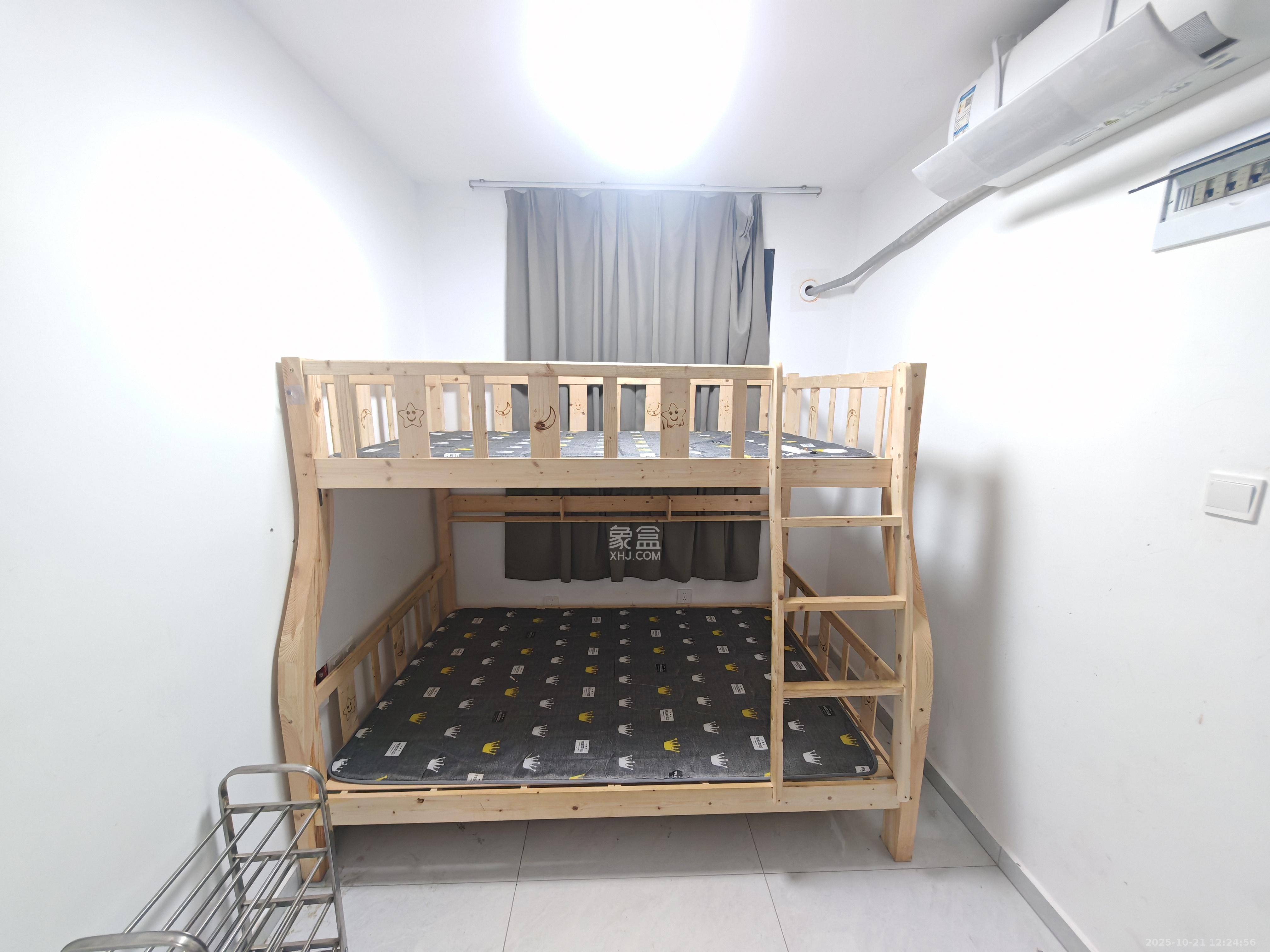 坡子街综合楼  1室1厅1卫    1600.0元/月