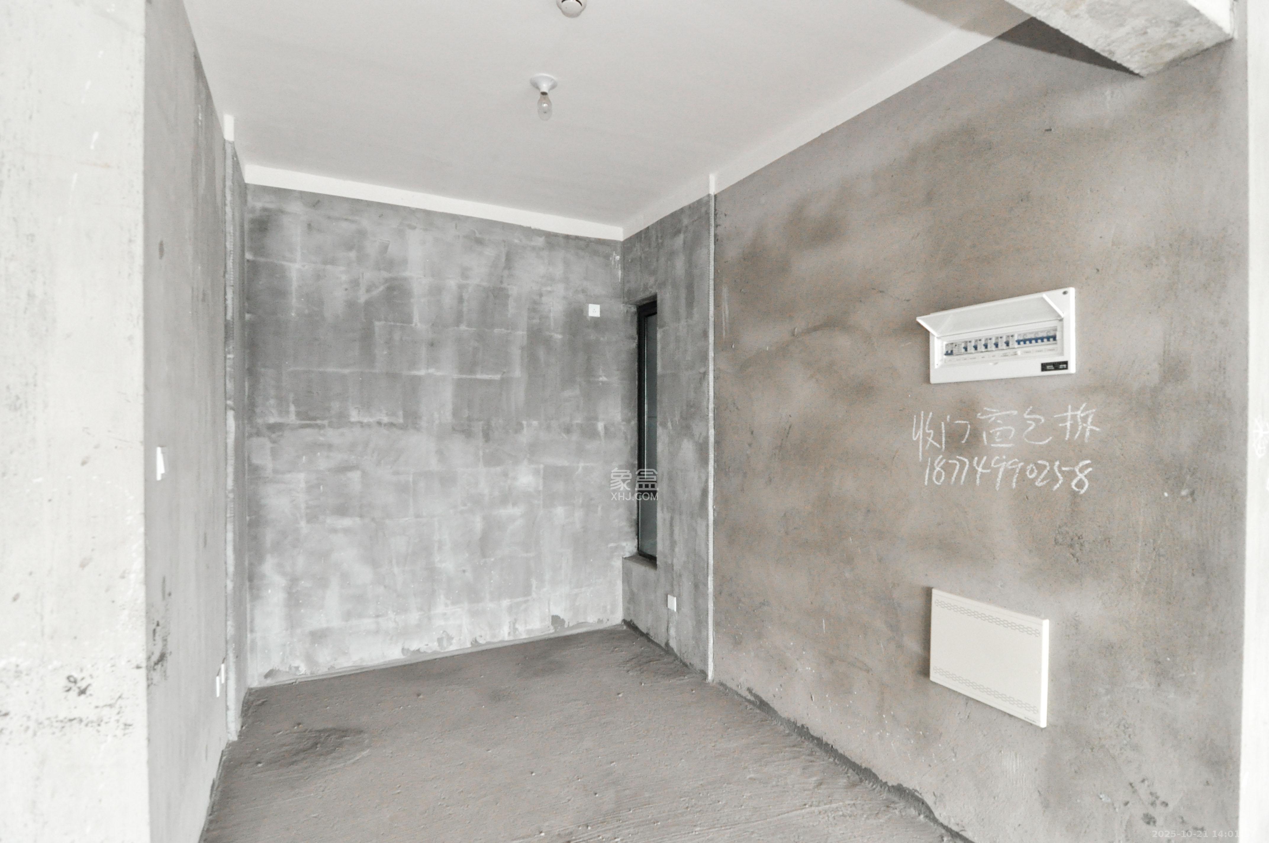 天祥水晶湾  5室2厅2卫    242.0万 天祥水晶湾  5室2厅2卫    242.0万其他