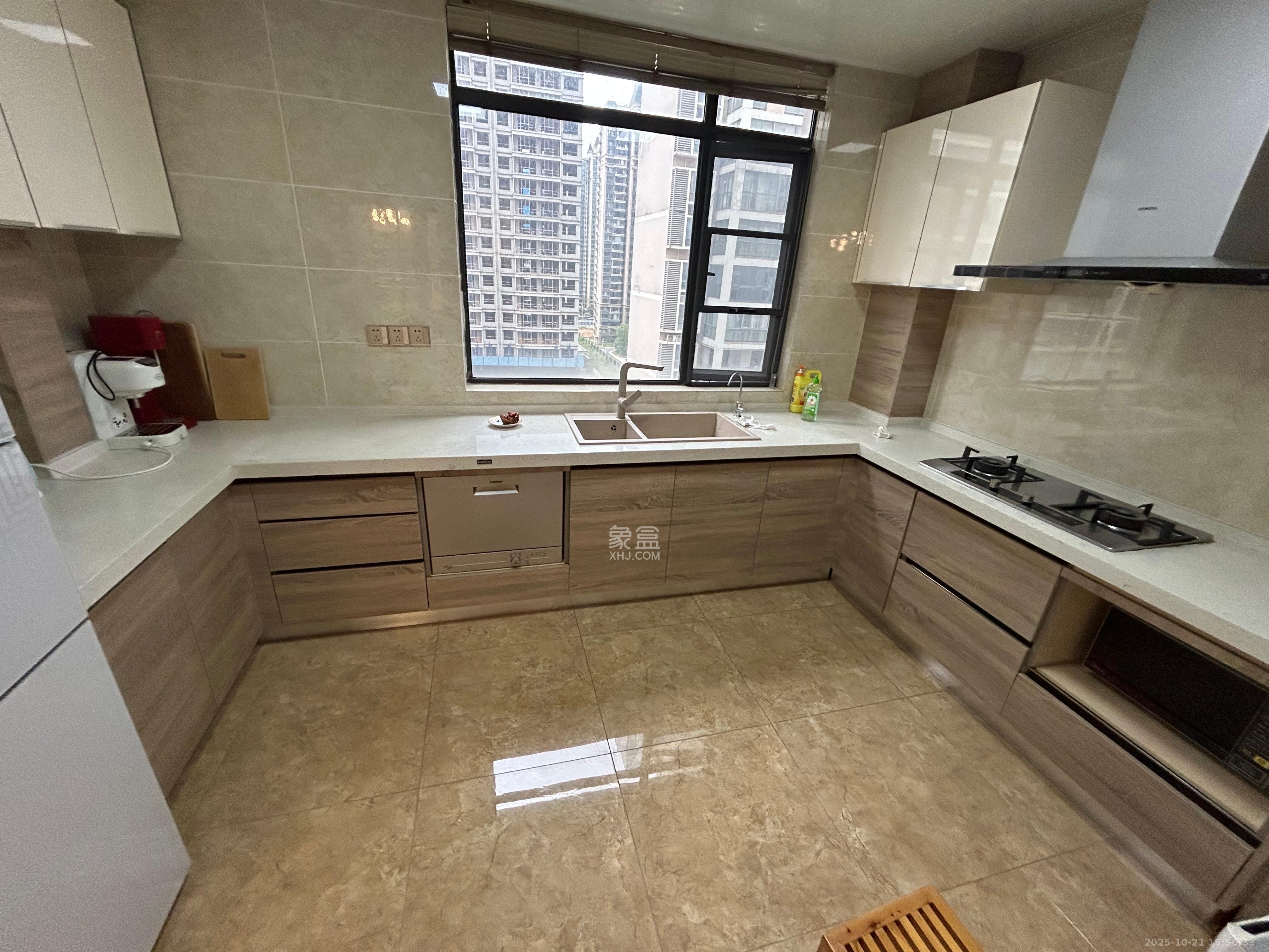 归心苑  5室2厅2卫    5000.0元/月室内图