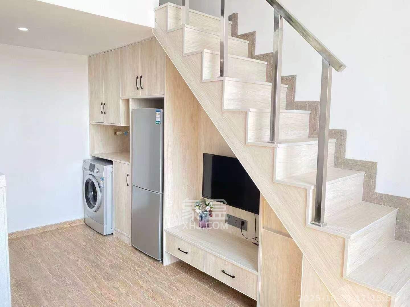 芙蓉万国城MOMA（卓越汇富苑）  1室1厅1卫    1700.0元/月室内图