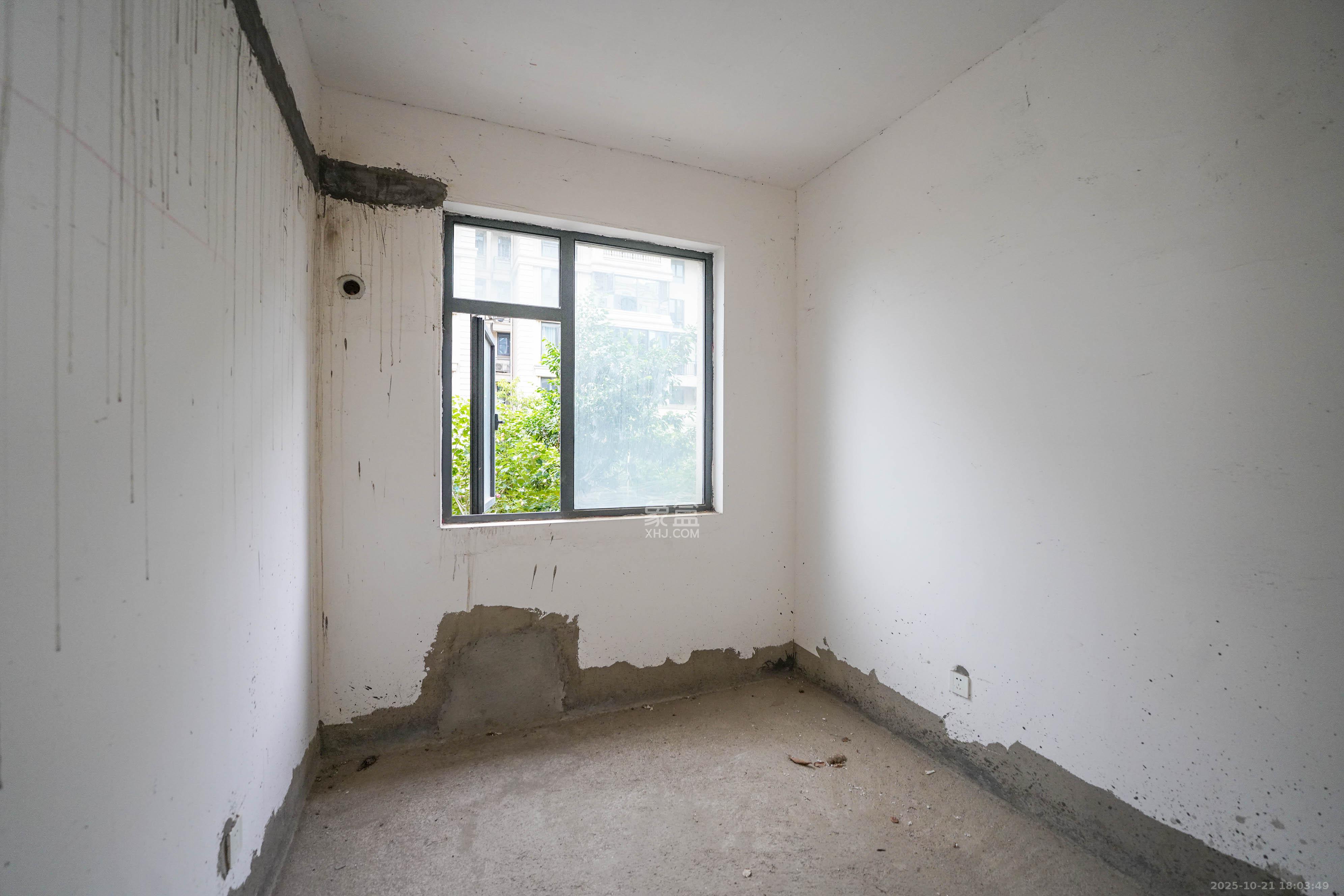 五矿万境蓝山  4室2厅2卫    170.0万卧室