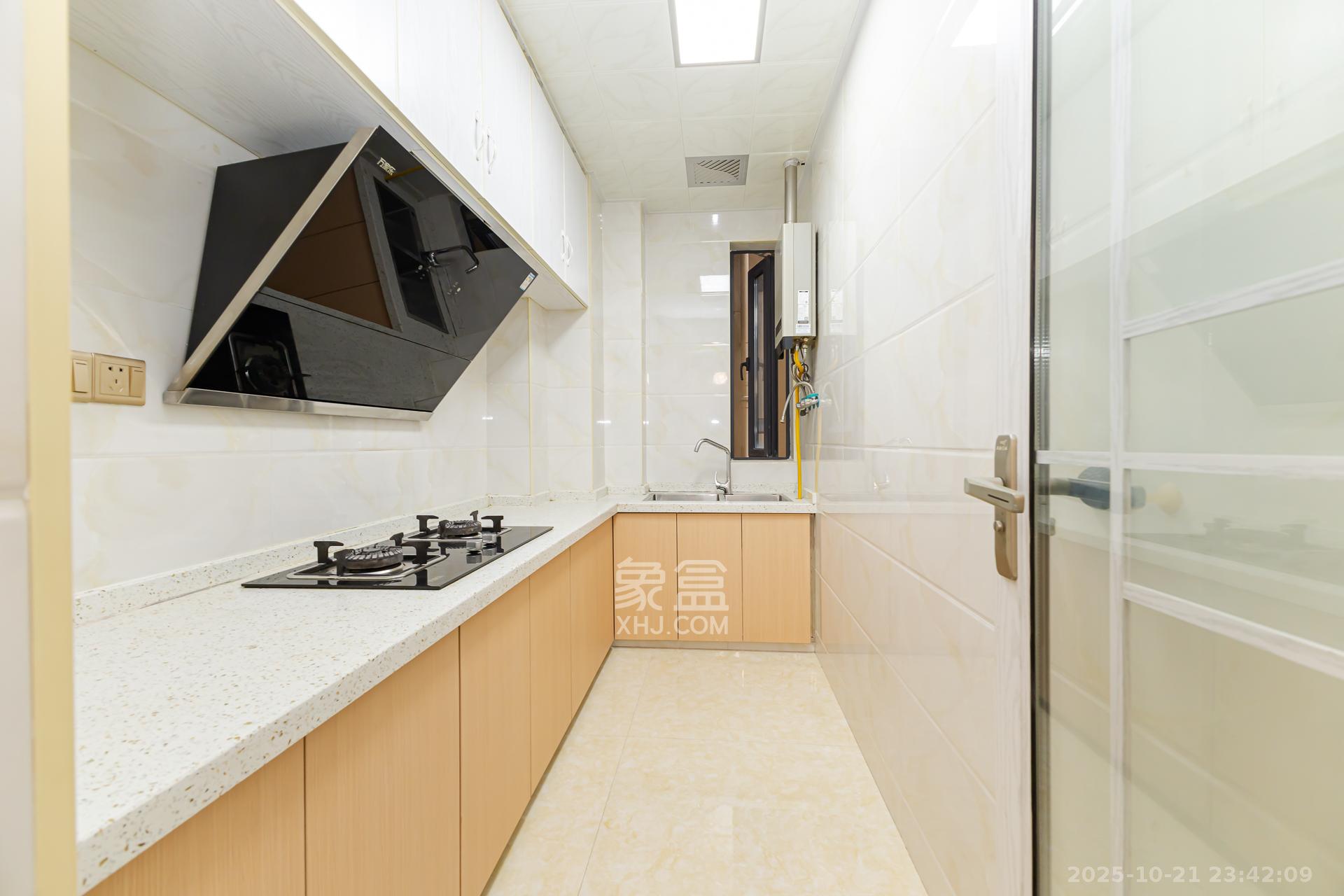 勤诚达境界城  3室2厅1卫    76.8万厨房