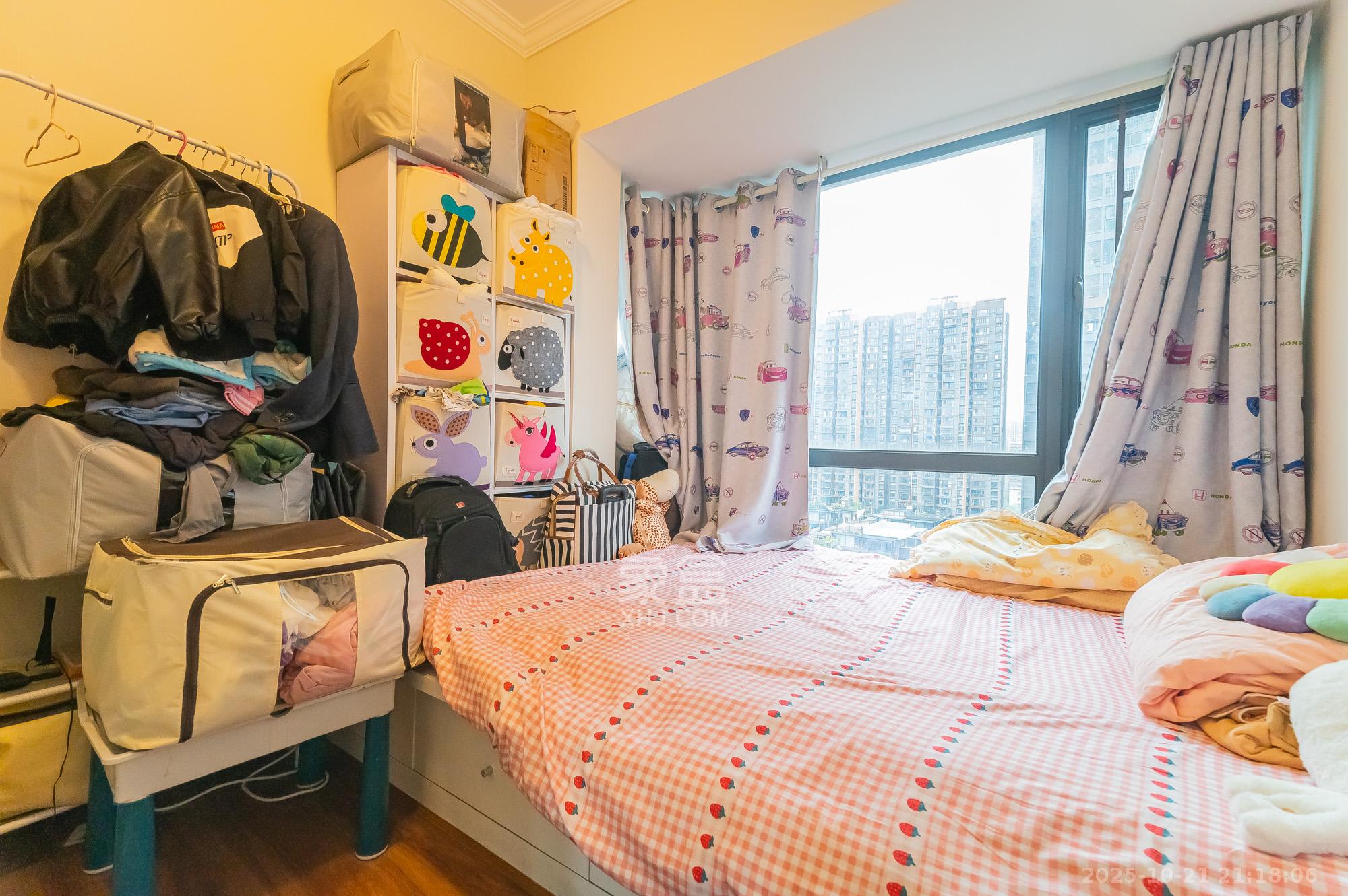 海伦春天  4室2厅2卫    98.0万卧室