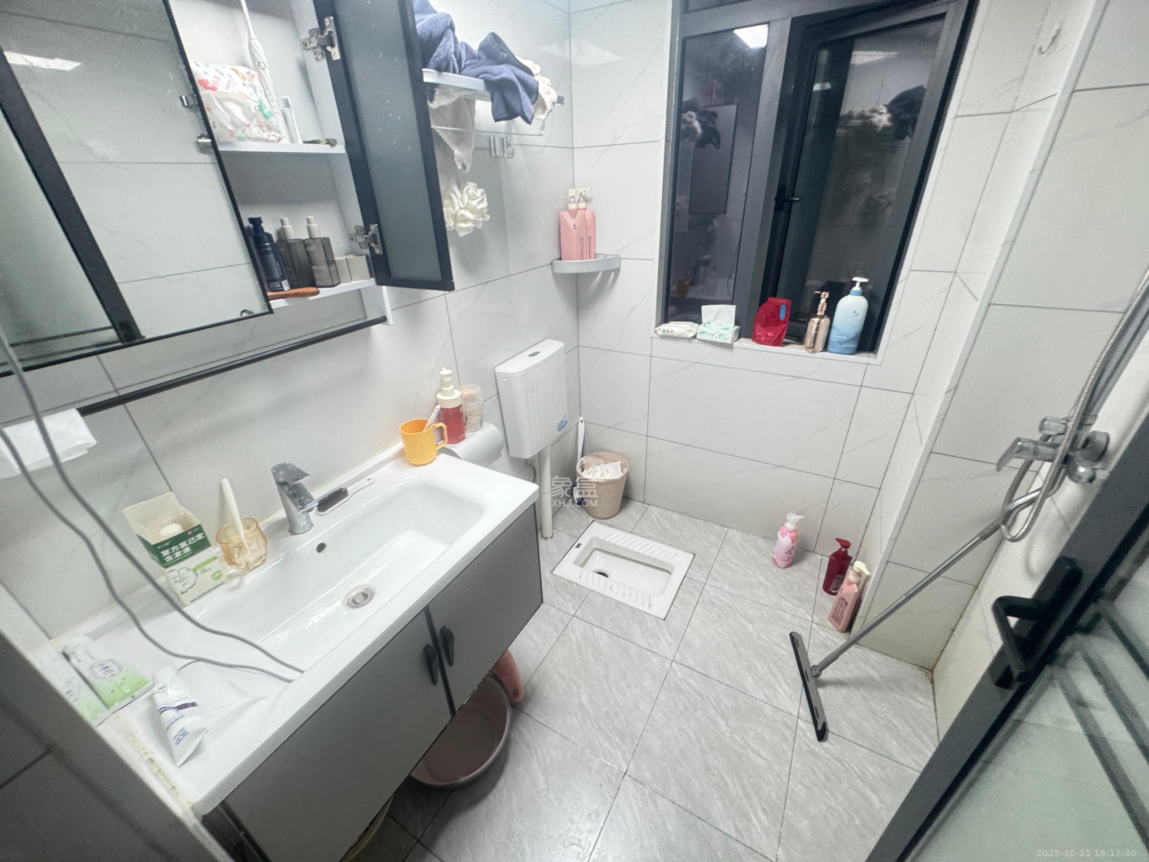 谷峰安置小区(惟德园)  2室1厅1卫    900.0元/月 谷峰安置小区(惟德园)  2室1厅1卫    900.0元/月室内图