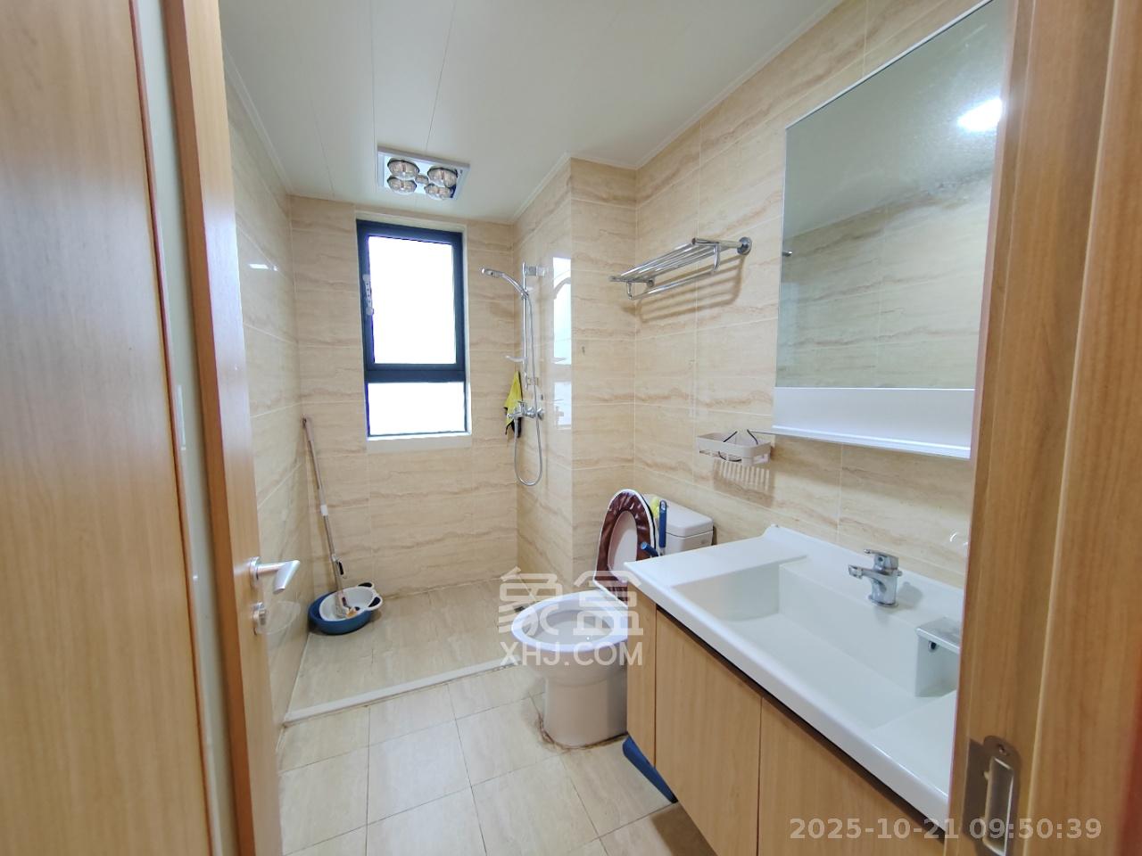 万科魅力之城 3室2厅2卫 2500.0元/月 万科魅力之城 3室2厅2卫 2500.0元/月室内图