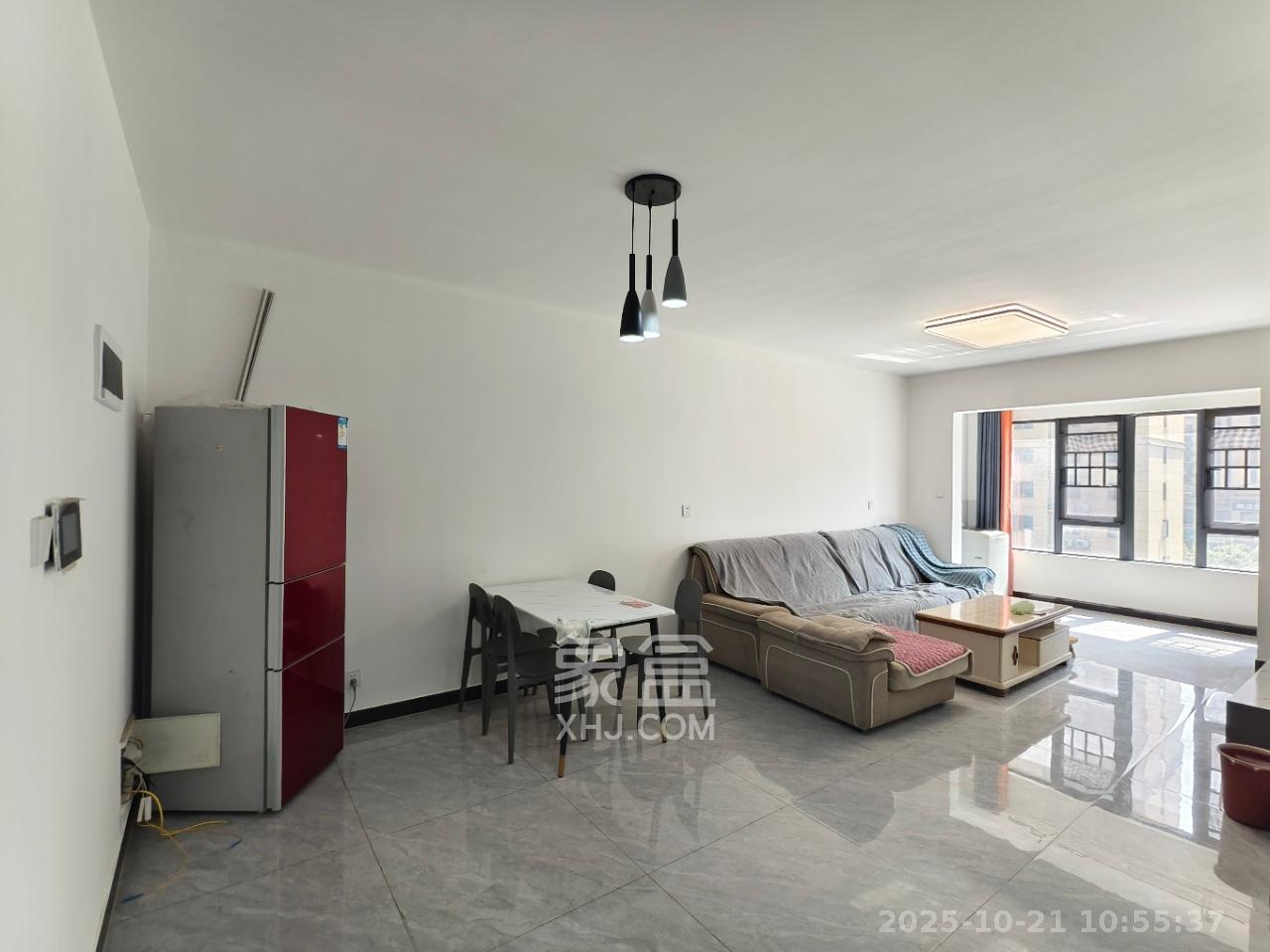 澳海月亮湾  3室2厅2卫    1700.0元/月